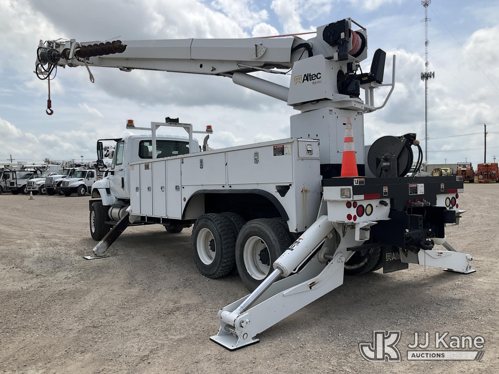 (Waxahachie, TX) Altec D4065B-TR, Digger Derrick rear mounted on 2013 International 7400 6x6 T/A Uti