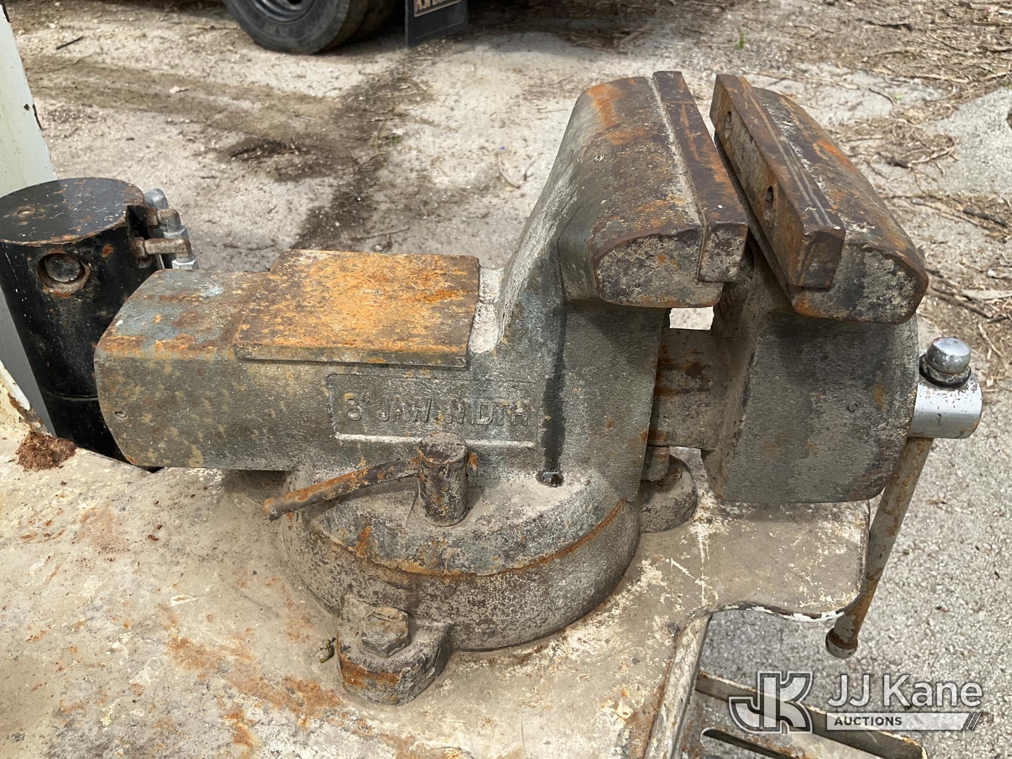 (Kansas City, MO) 2017 PETERBILT 337 Mechanics Service Truck Runs, Crane Operates) (Does Not Move, J