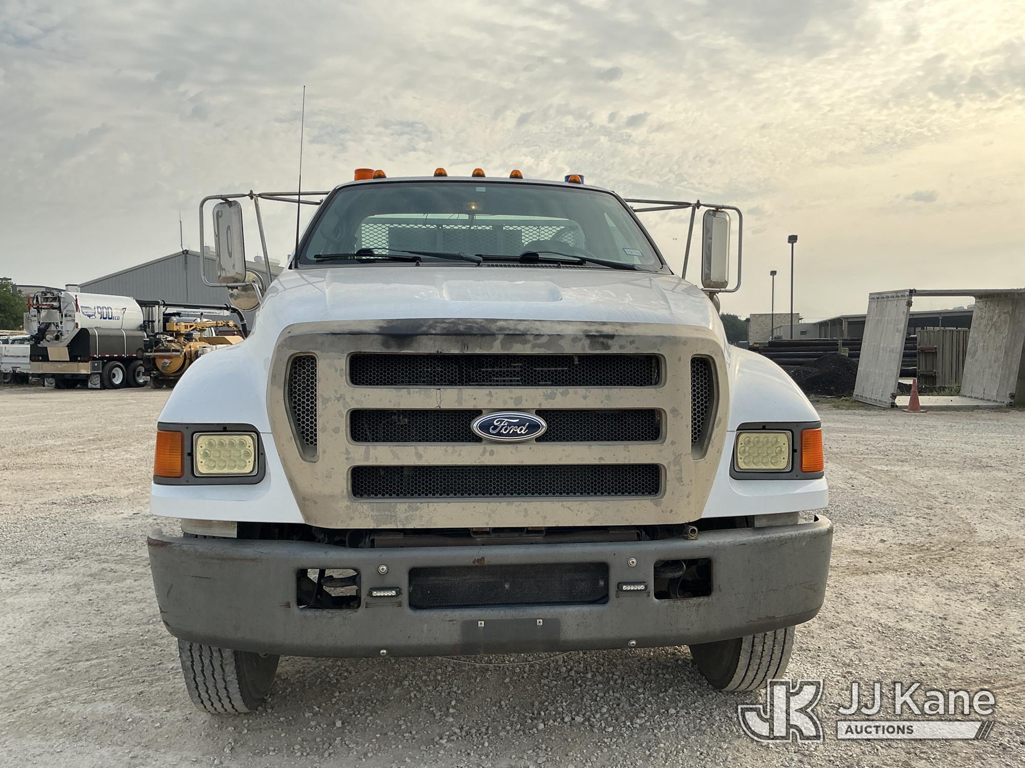 (San Antonio, TX) 2004 Ford F-650 Service Truck, Utility Company Owned and Maintained Runs & Moves)