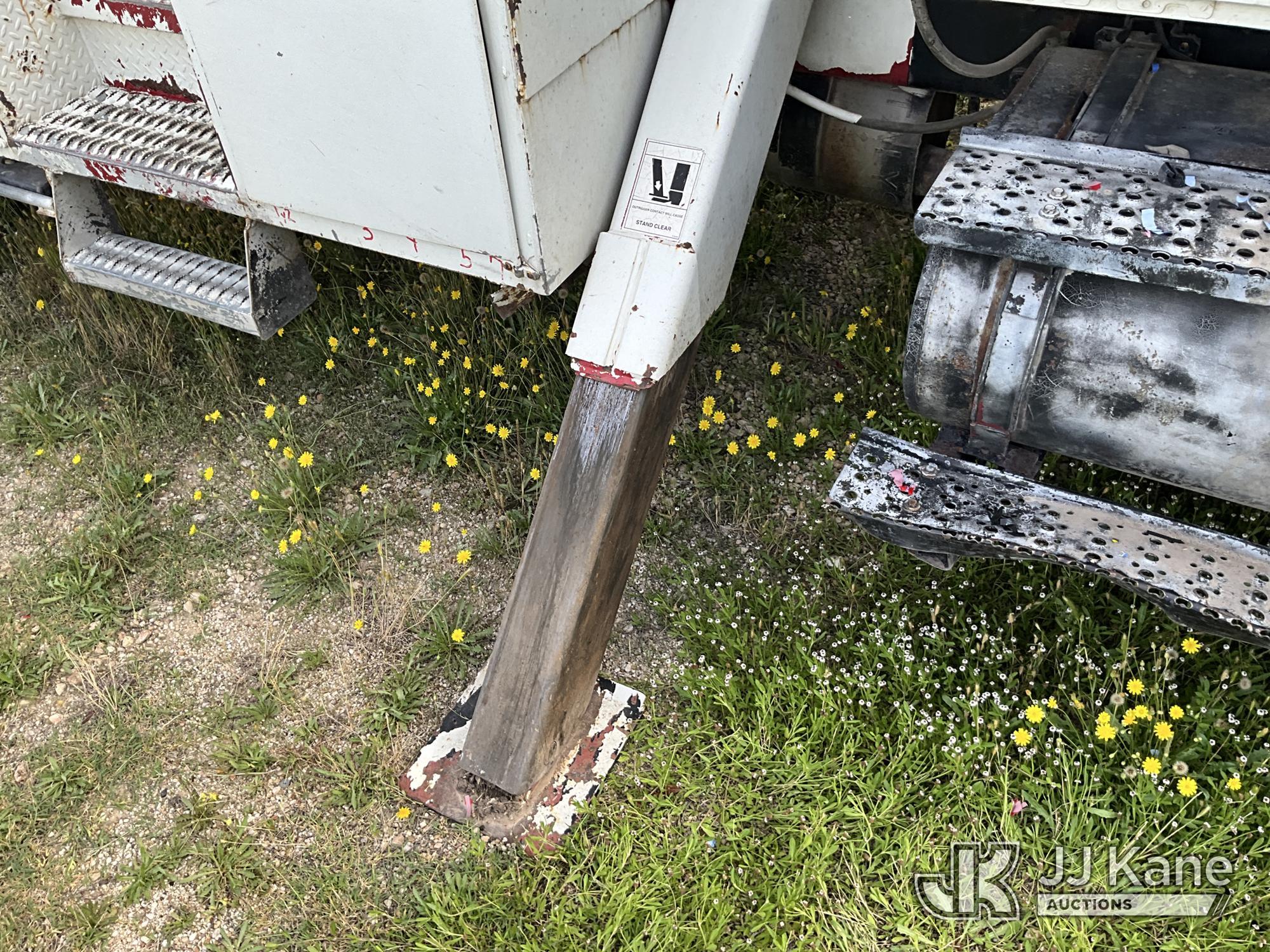 (Killeen, TX) HiRanger 5TC-55, Material Handling Bucket Truck rear mounted on 2006 International 730