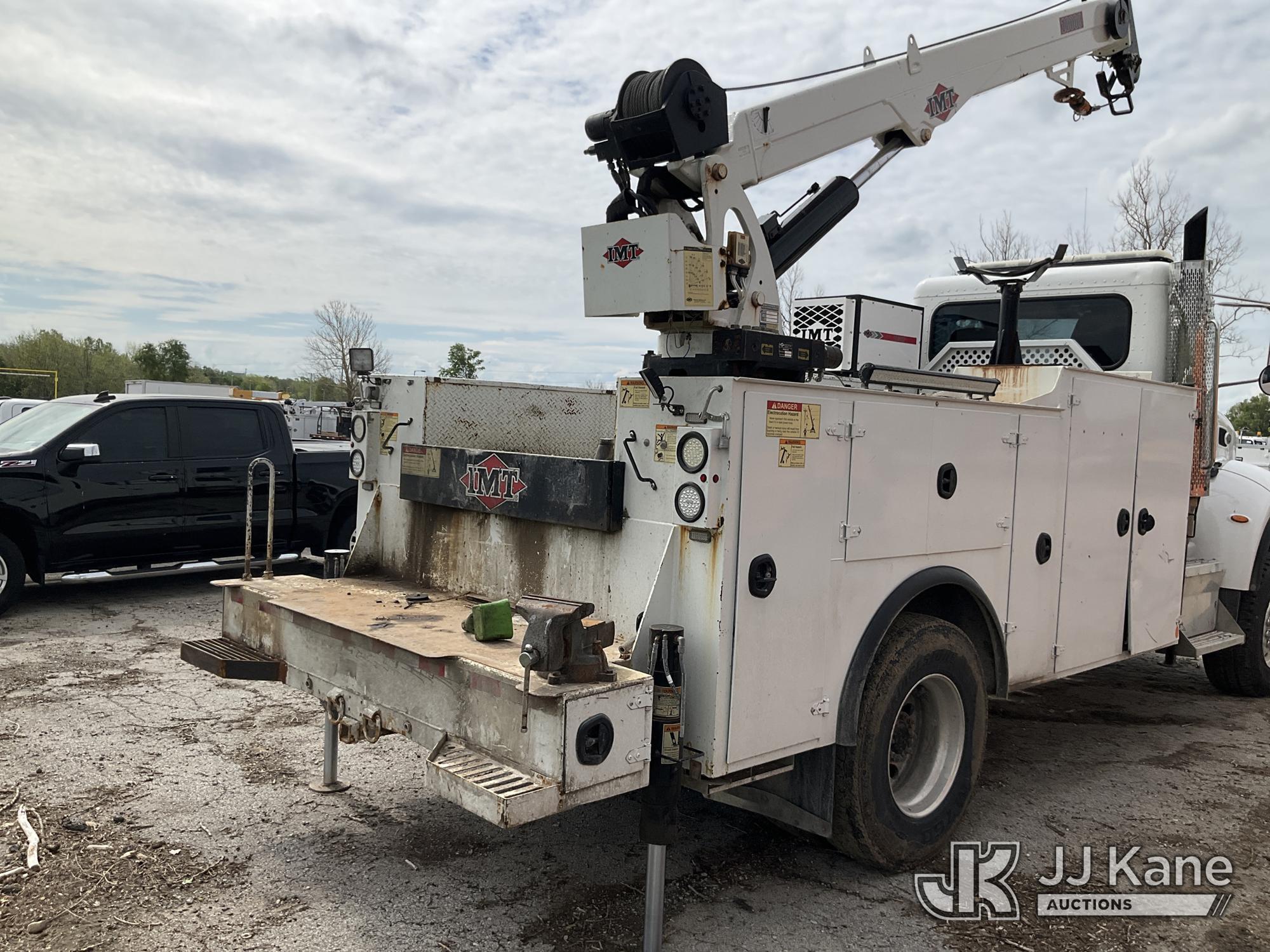 (Kansas City, MO) 2017 PETERBILT 337 Mechanics Service Truck Runs, Crane Operates) (Does Not Move, J