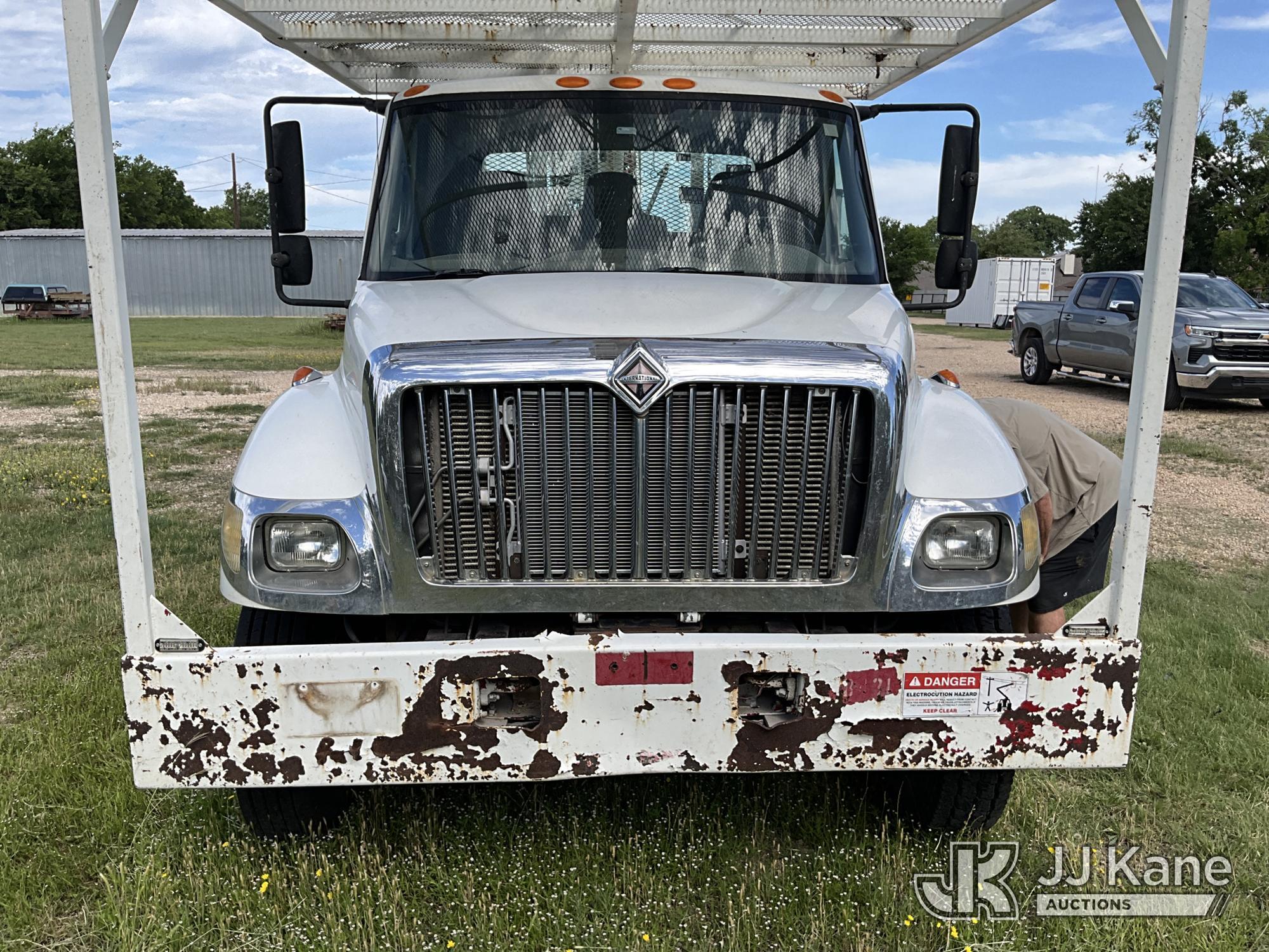 (Killeen, TX) HiRanger 5TC-55, Material Handling Bucket Truck rear mounted on 2006 International 730