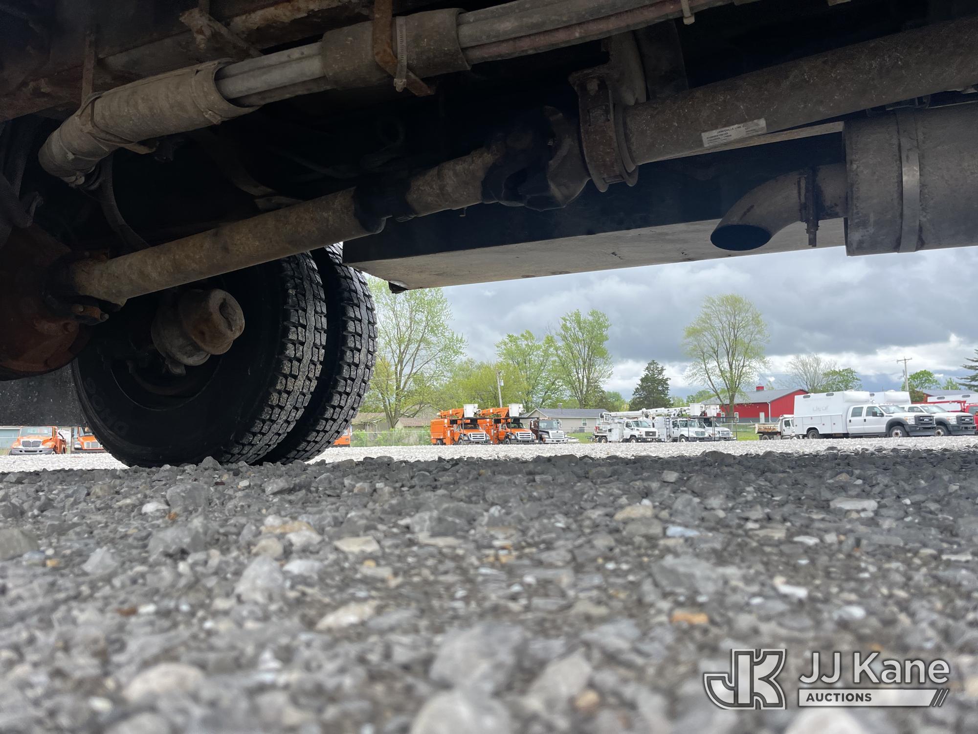 (Hawk Point, MO) Teco V5A-55IP-2TFE2, Bucket Truck rear mounted on 2000 GMC C7H042 Utility Truck Run