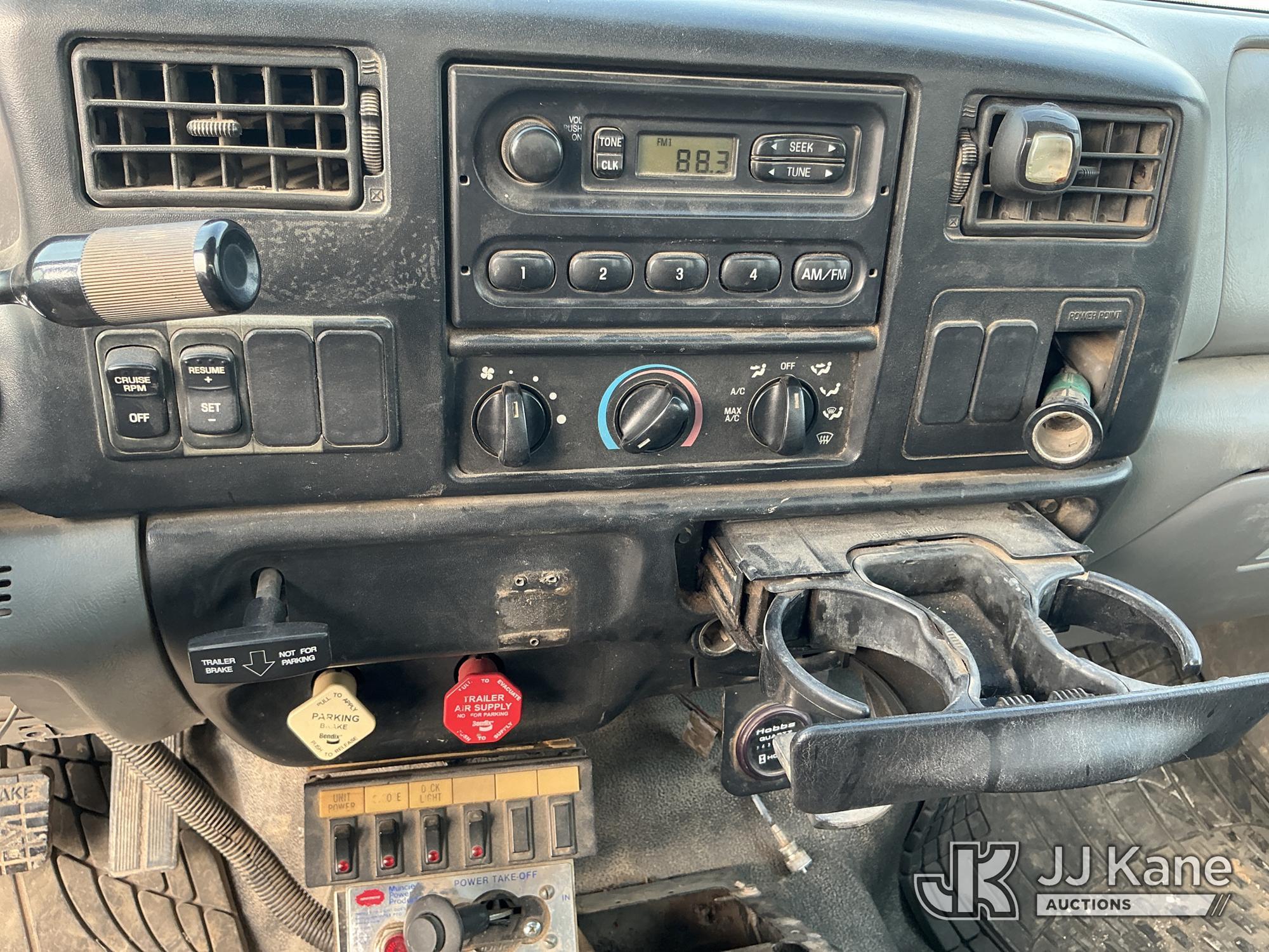 (San Antonio, TX) 2004 Ford F-650 Service Truck, Utility Company Owned and Maintained Runs & Moves)