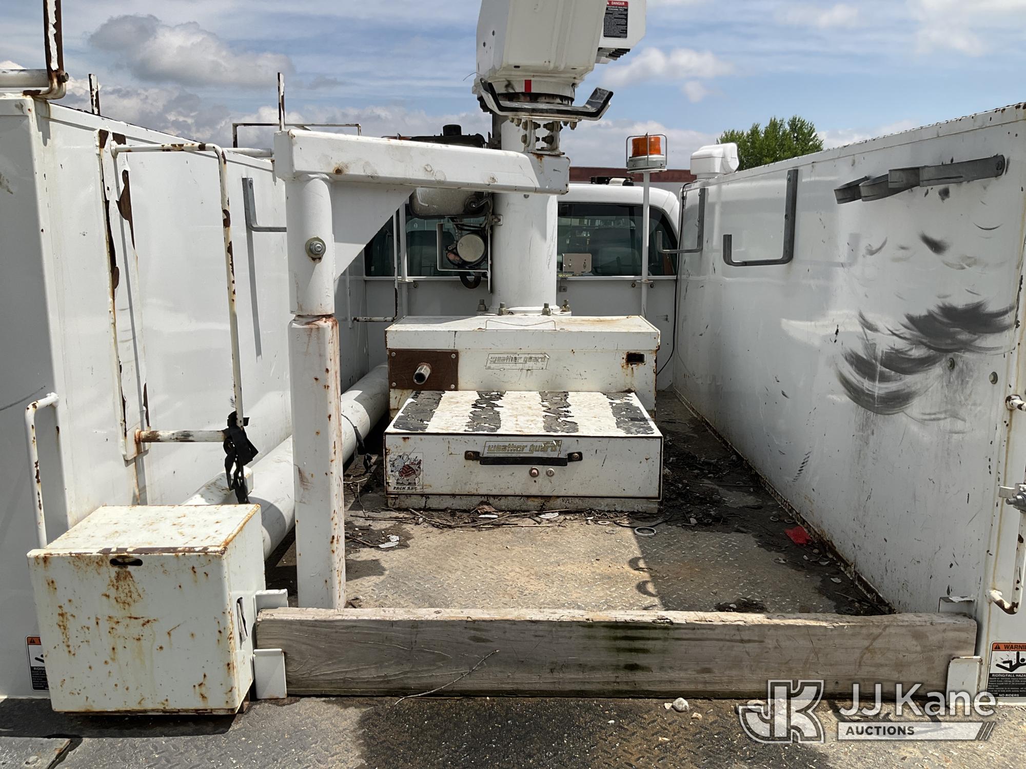 (Kansas City, MO) Altec AT37G, Articulating & Telescopic Bucket Truck mounted behind cab on 2015 For