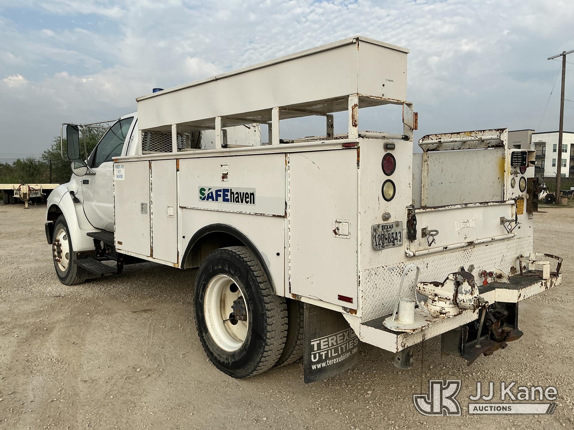 (San Antonio, TX) 2004 Ford F-650 Service Truck, Utility Company Owned and Maintained Runs & Moves)