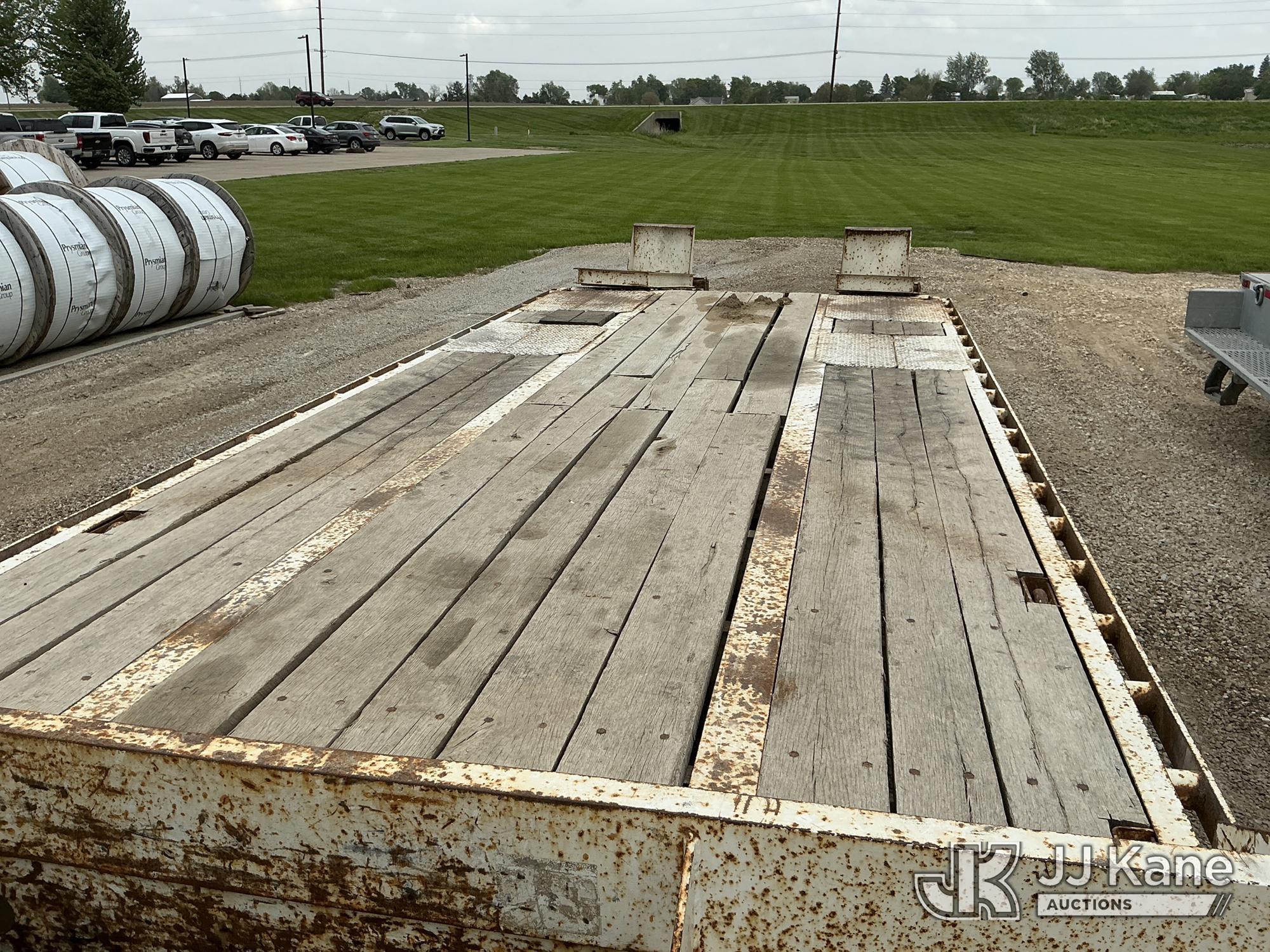 (Marion, IA) 2007 Eager Beaver 10HA-PT T/A Tagalong Equipment Trailer