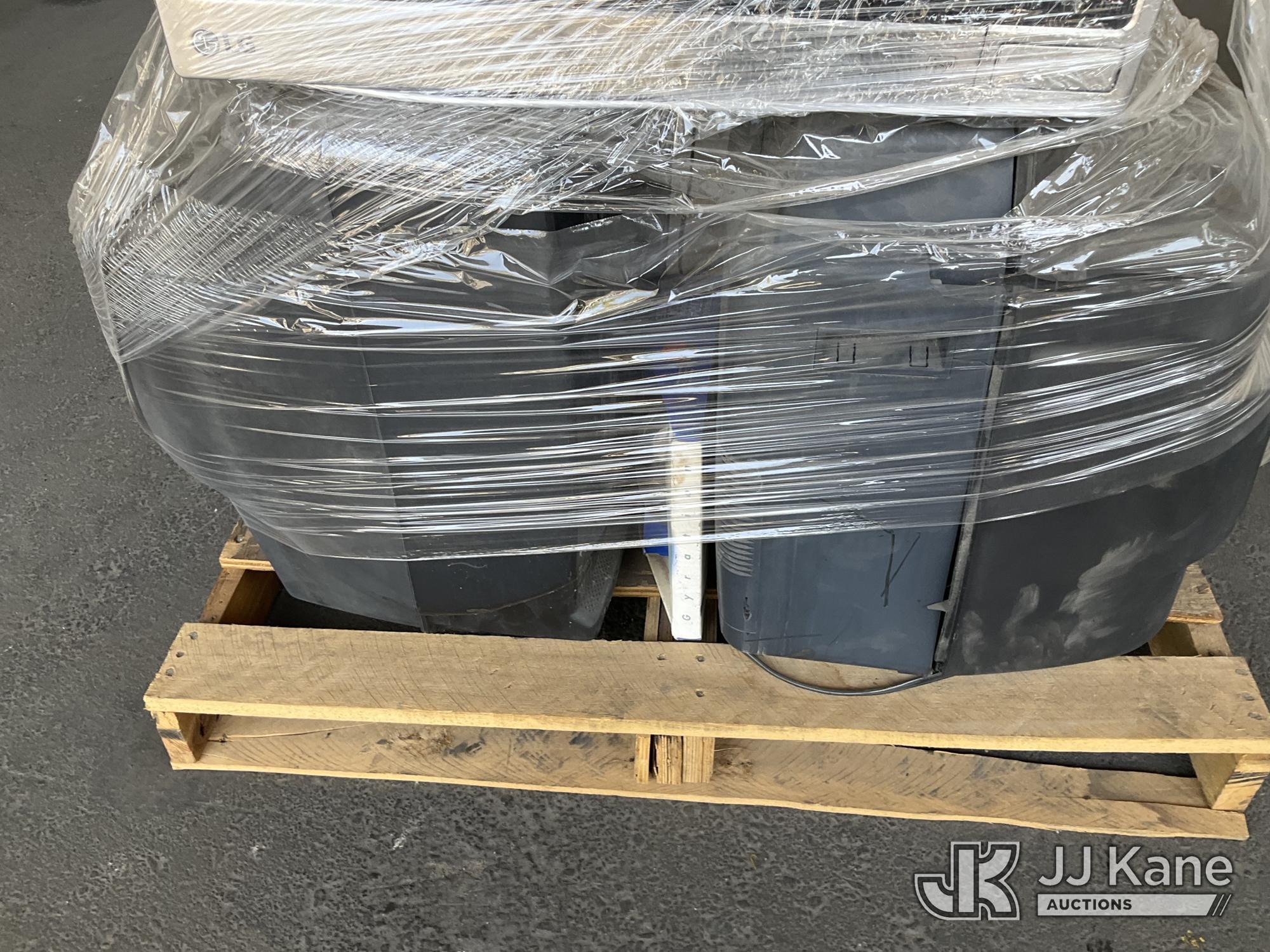 (Jurupa Valley, CA) (2 Pallets) Monitors Used