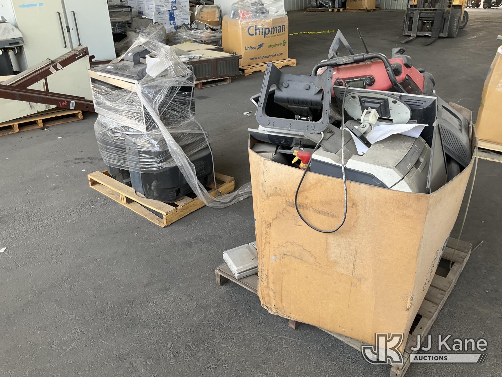 (Jurupa Valley, CA) (2 Pallets) Monitors Used
