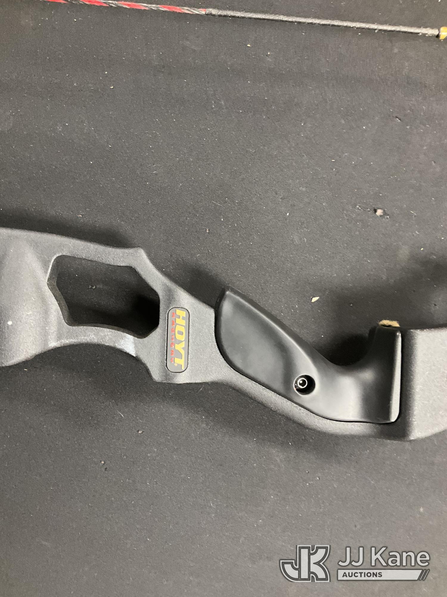 (Jurupa Valley, CA) Bow & Arrow (Used) NOTE: This unit is being sold AS IS/WHERE IS via Timed Auctio