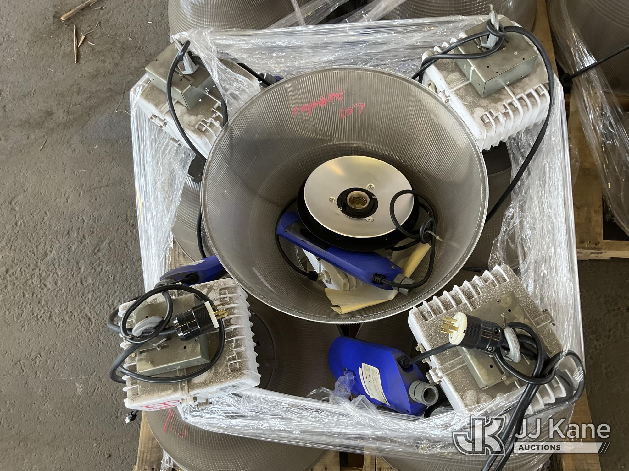 (Jurupa Valley, CA) (3 Pallets) Lights (Used) NOTE: This unit is being sold AS IS/WHERE IS via Timed