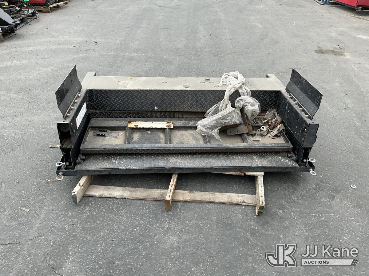 (Jurupa Valley, CA) Lift Gate (Used ) NOTE: This unit is being sold AS IS/WHERE IS via Timed Auction