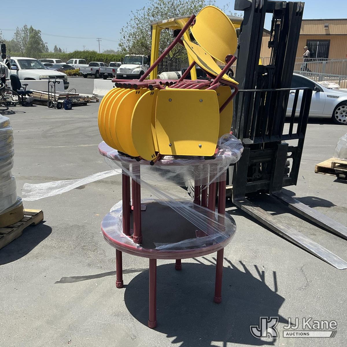 (Jurupa Valley, CA) Children's Chairs & Tables (Used ) NOTE: This unit is being sold AS IS/WHERE IS