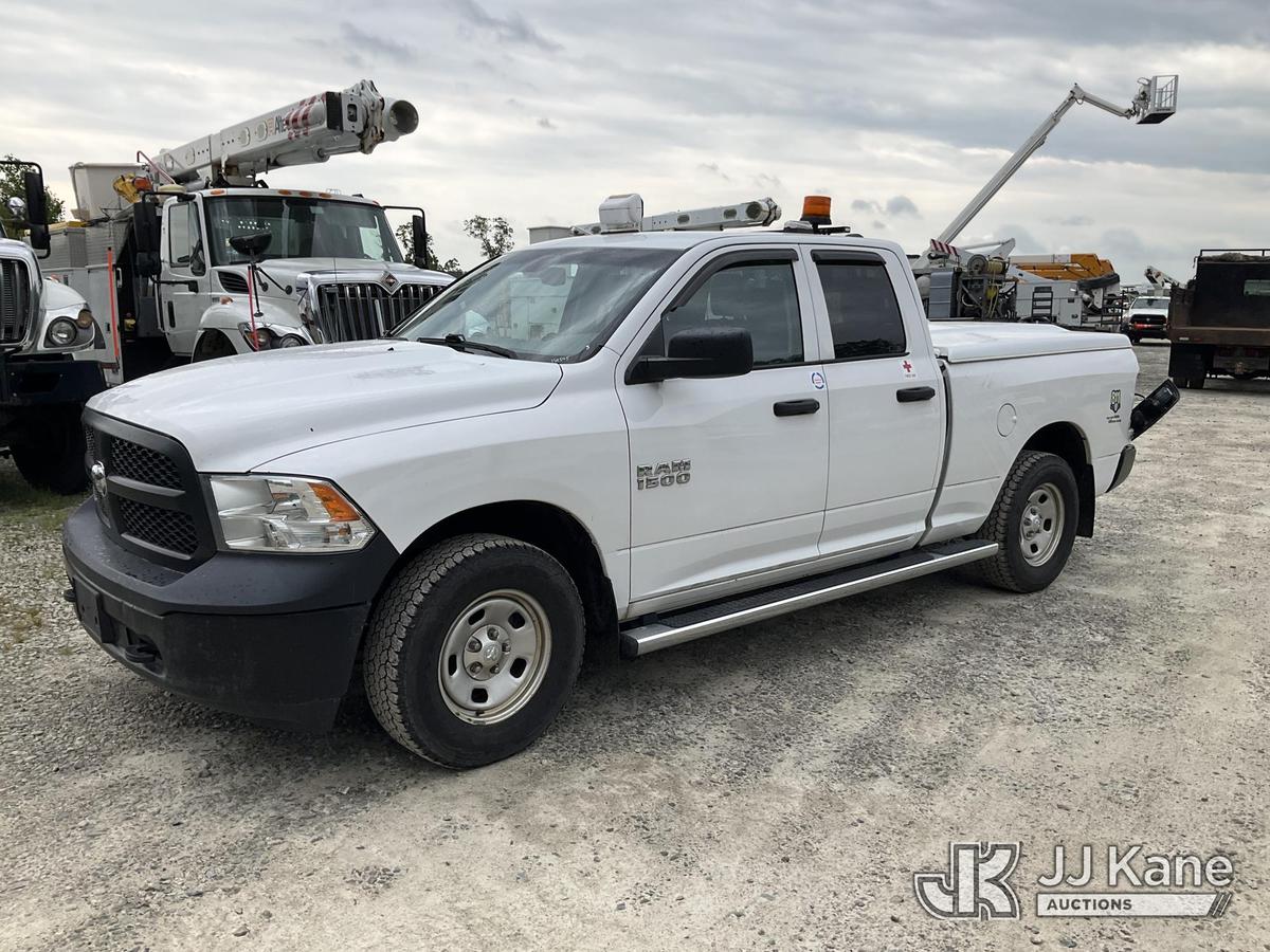 (Shrewsbury, MA) 2017 RAM 1500 4x4 Extended-Cab Pickup Truck Runs & Moves) (Damaged Drive side Taill