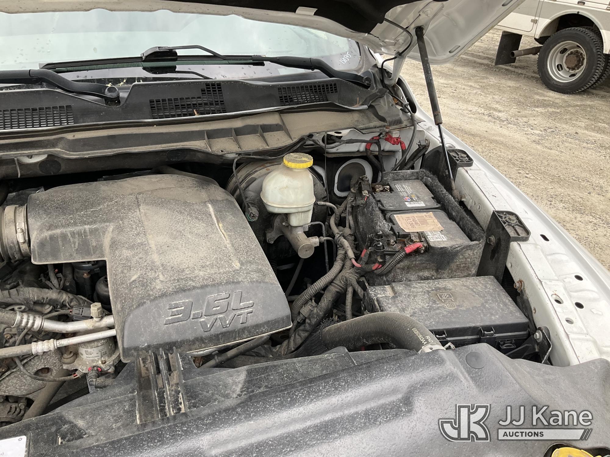 (Shrewsbury, MA) 2017 RAM 1500 4x4 Extended-Cab Pickup Truck Runs & Moves) (Damaged Drive side Taill