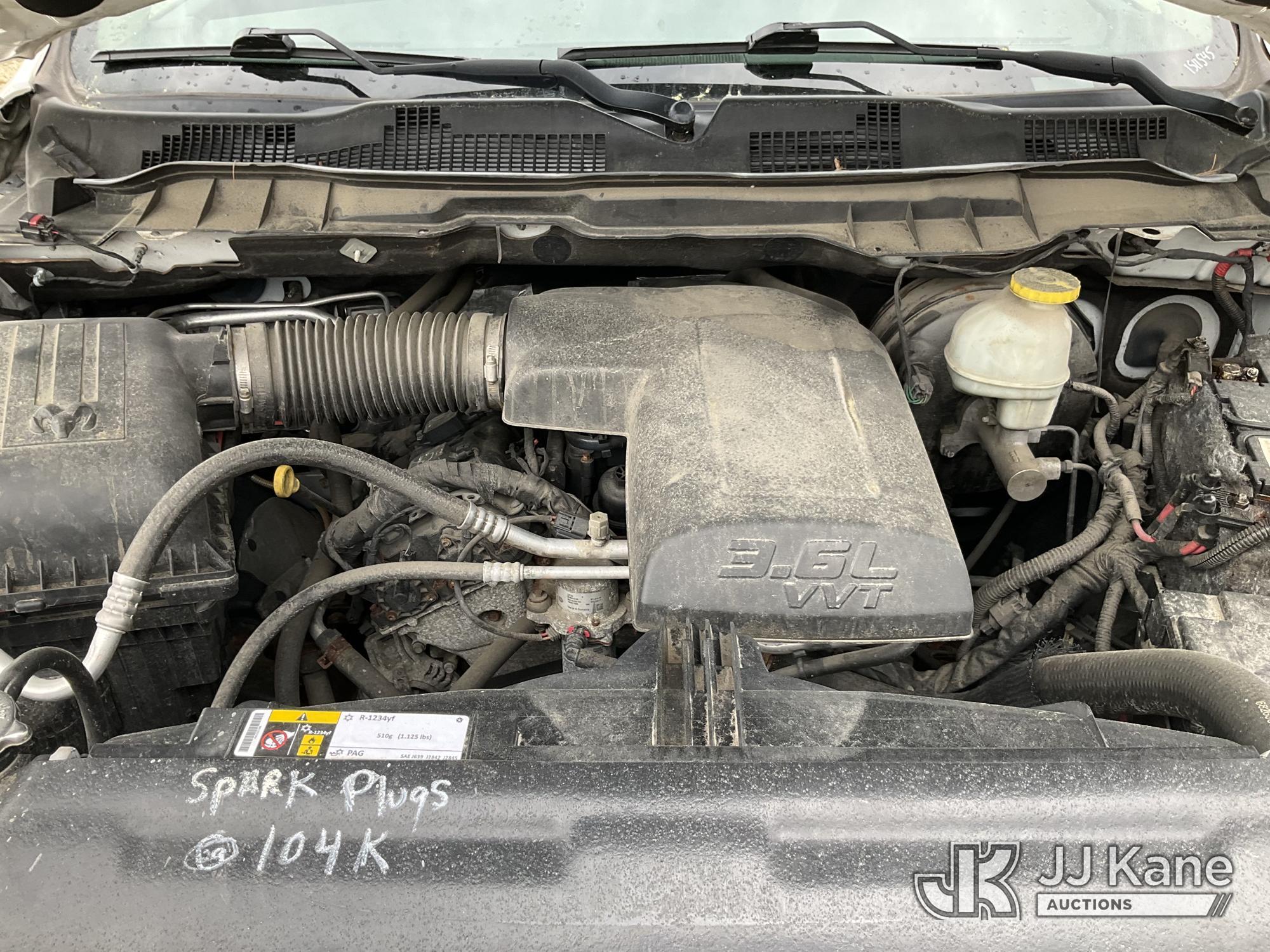 (Shrewsbury, MA) 2017 RAM 1500 4x4 Extended-Cab Pickup Truck Runs & Moves) (Damaged Drive side Taill