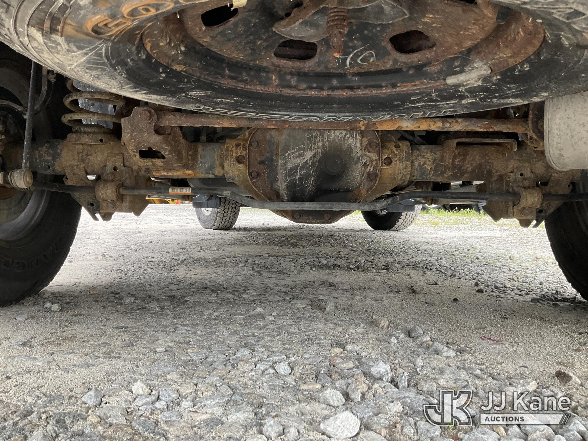 (Shrewsbury, MA) 2017 RAM 1500 4x4 Extended-Cab Pickup Truck Runs & Moves) (Damaged Drive side Taill