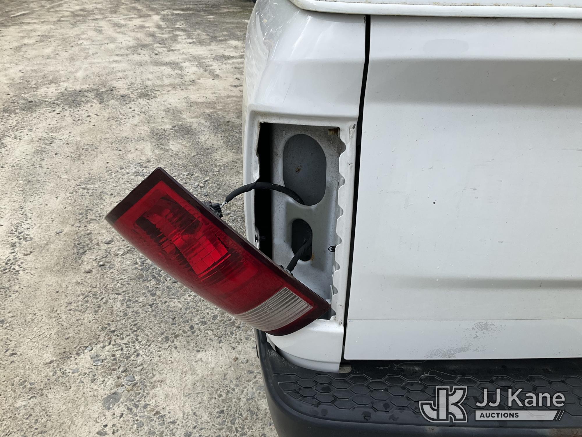 (Shrewsbury, MA) 2017 RAM 1500 4x4 Extended-Cab Pickup Truck Runs & Moves) (Damaged Drive side Taill