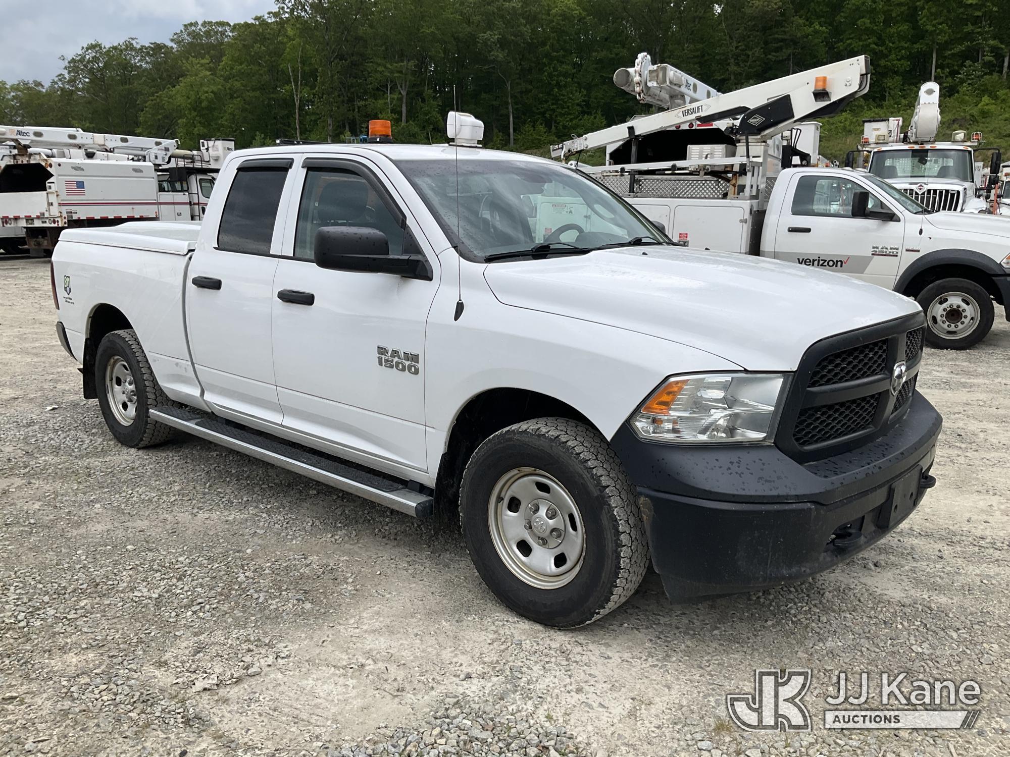 (Shrewsbury, MA) 2017 RAM 1500 4x4 Extended-Cab Pickup Truck Runs & Moves) (Damaged Drive side Taill
