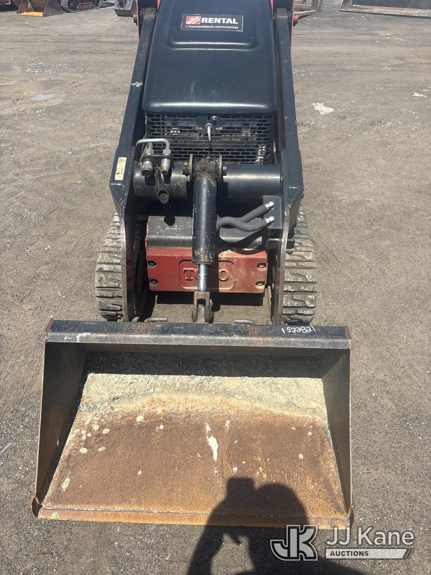 (Rome, NY) 2019 Toro Dingo Stand-Up Crawler Skid Steer Loader, sold with support trailer 1522818 Run