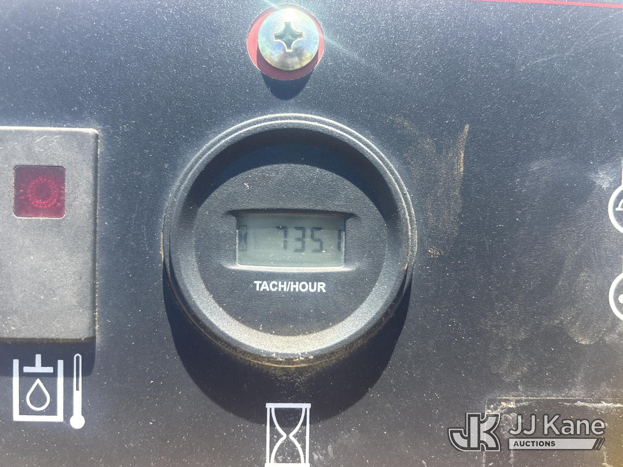 (Rome, NY) 2019 Toro Dingo Stand-Up Crawler Skid Steer Loader, sold with support trailer 1522818 Run