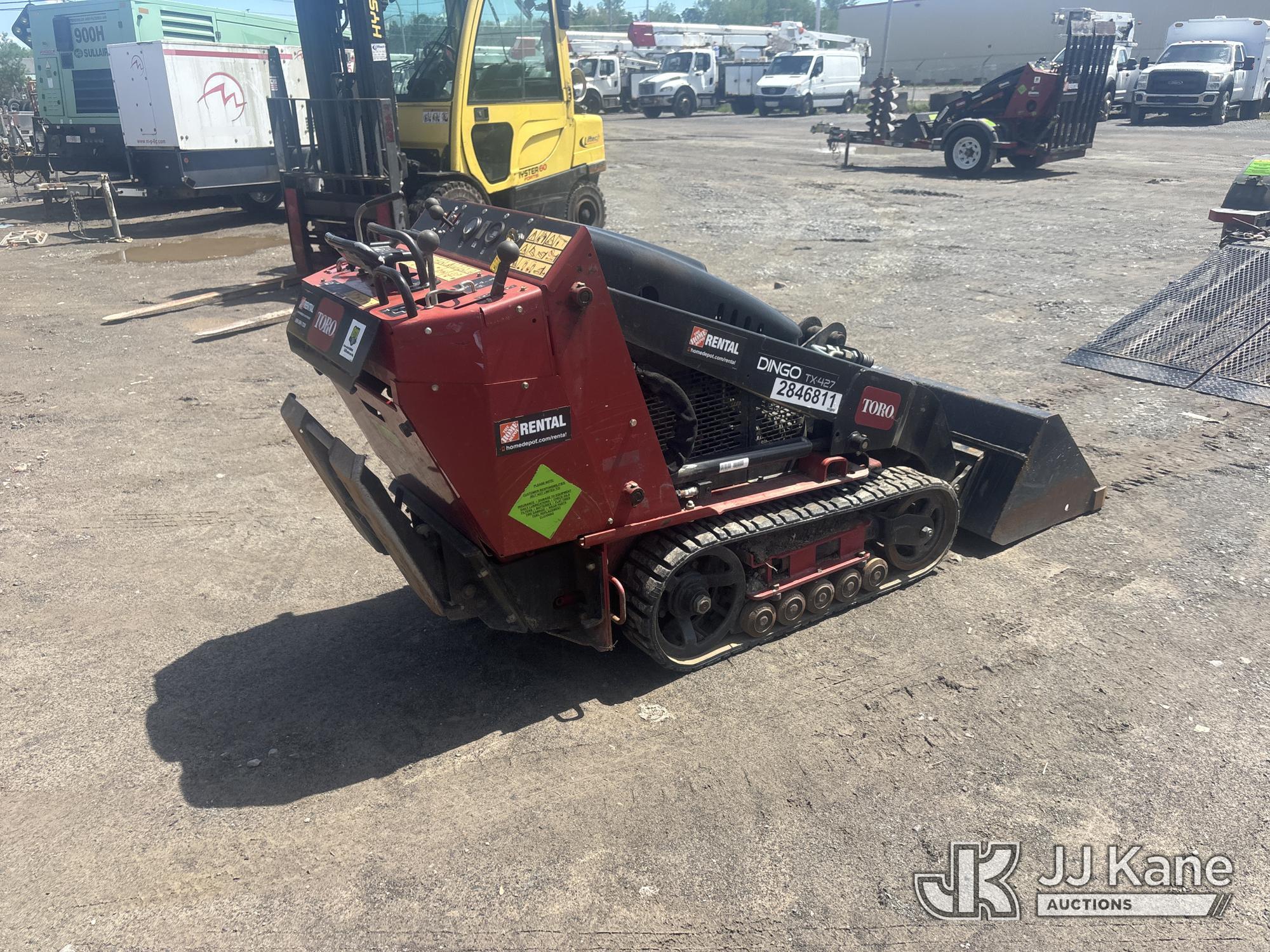 (Rome, NY) 2019 Toro Dingo Stand-Up Crawler Skid Steer Loader, sold with support trailer 1522818 Run