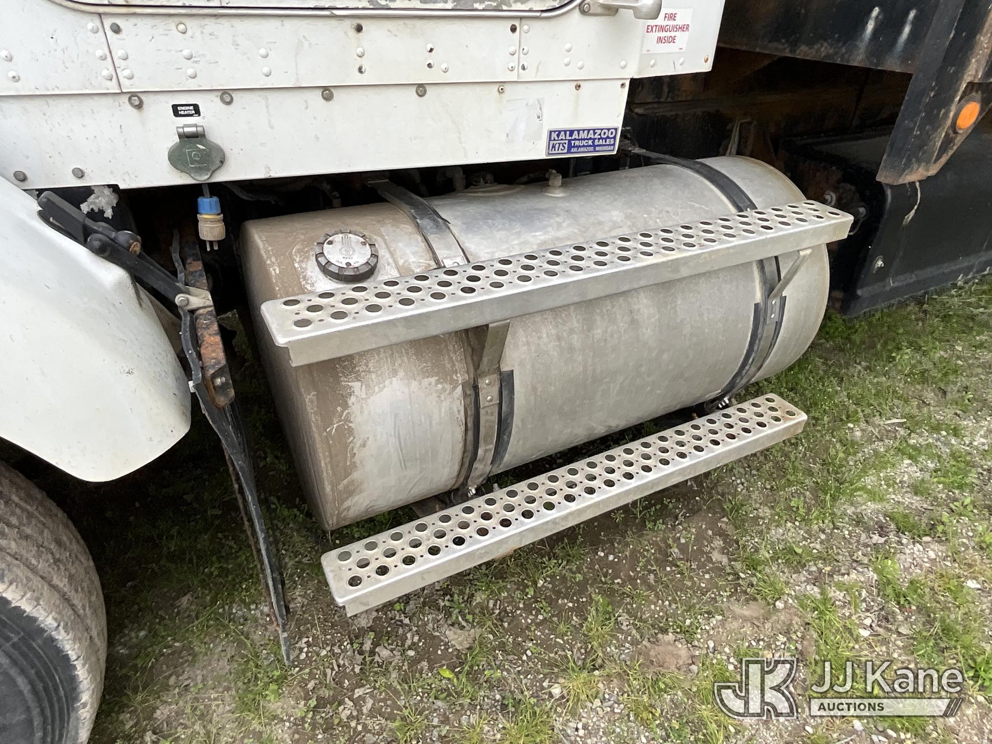 (Sparta, MI) 1996 Kenworth T800 Flatbed Truck Runs & Moves) (Rust, Front Bumper Bent