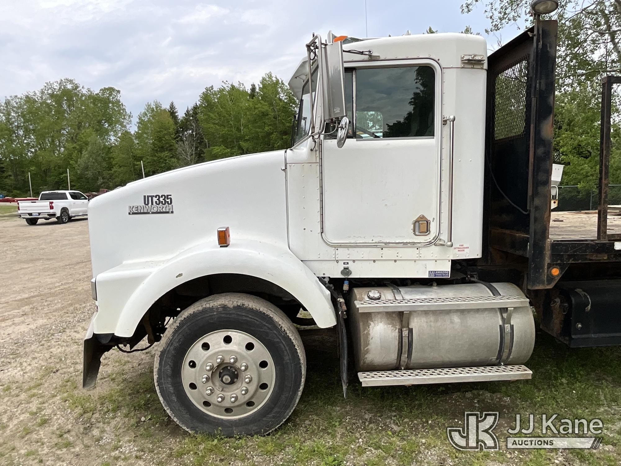 (Sparta, MI) 1996 Kenworth T800 Flatbed Truck Runs & Moves) (Rust, Front Bumper Bent