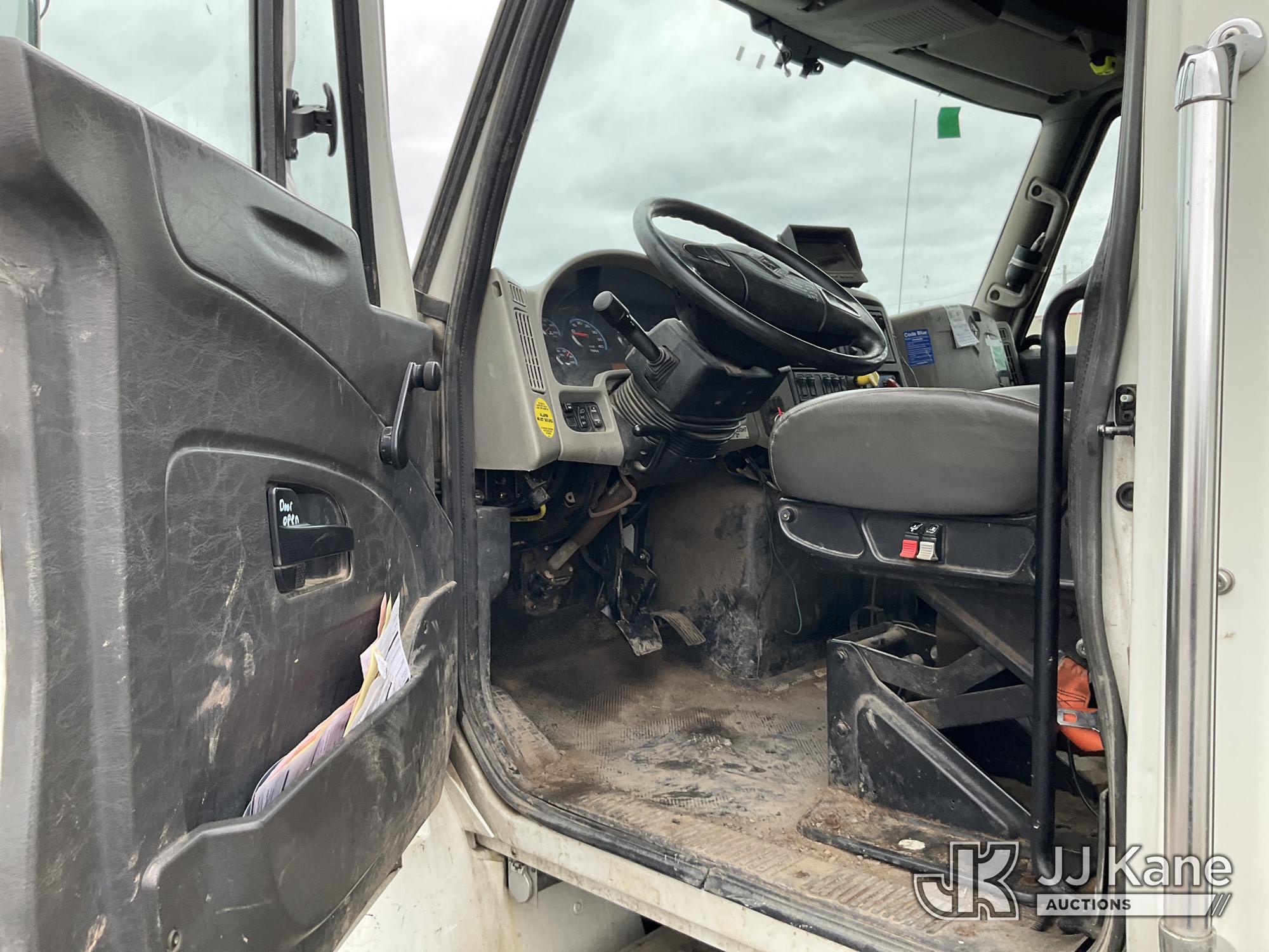 (Rome, NY) 2015 International 4300 Enclosed Utility/Air Compressor Truck Runs & Moves, Check Engine