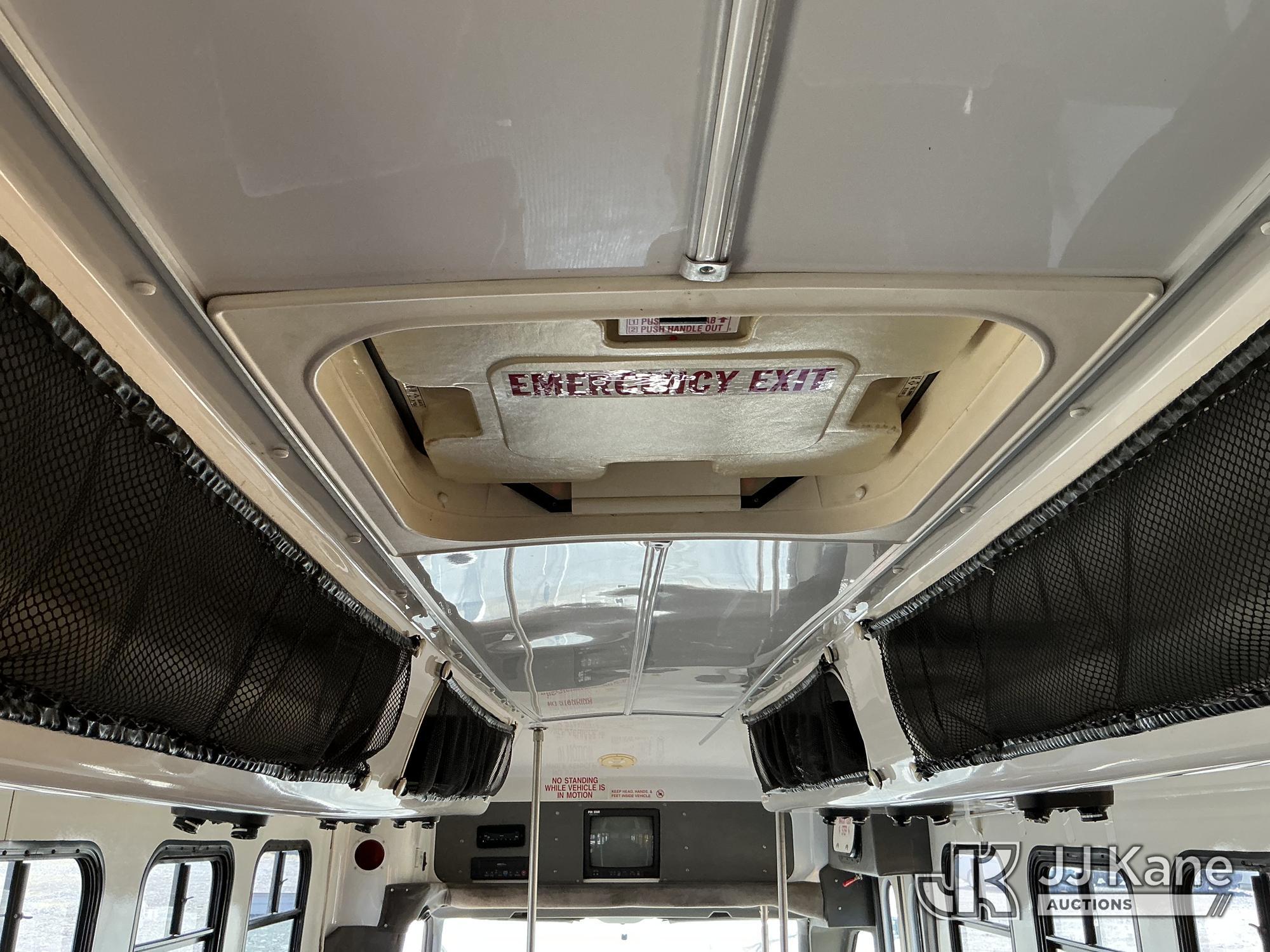 (Plains, PA) 2004 International 3200 Cutaway Passenger Bus Not Running, Must Tow, Animal Waste Smell