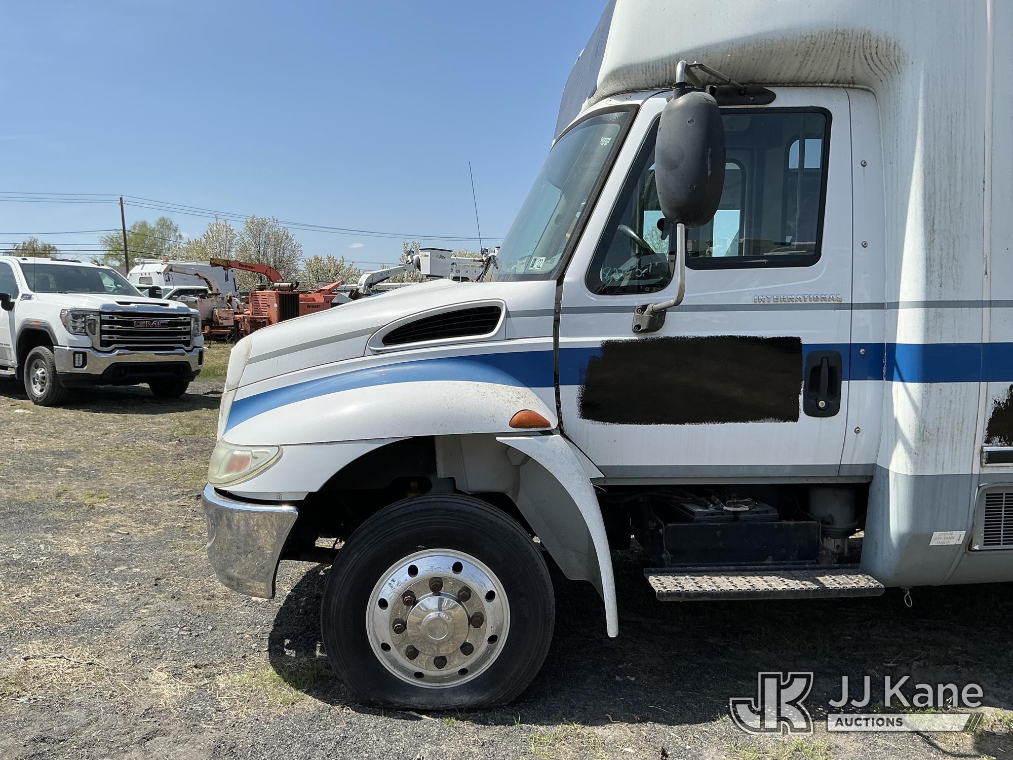 (Plains, PA) 2004 International 3200 Cutaway Passenger Bus Not Running, Must Tow, Animal Waste Smell