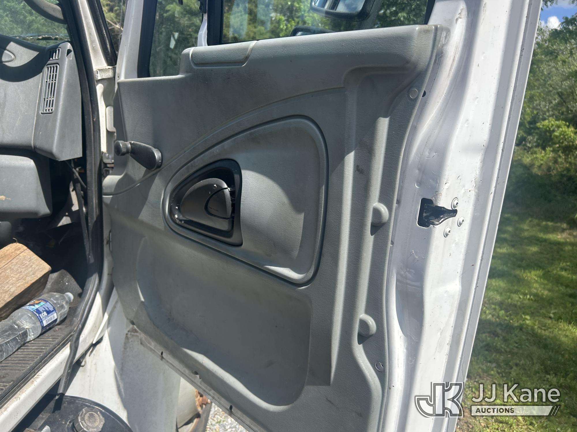 (Hagerstown, MD) 2006 International 4300 Flatbed/Attenuator Truck Not Running, No Power, Condition U
