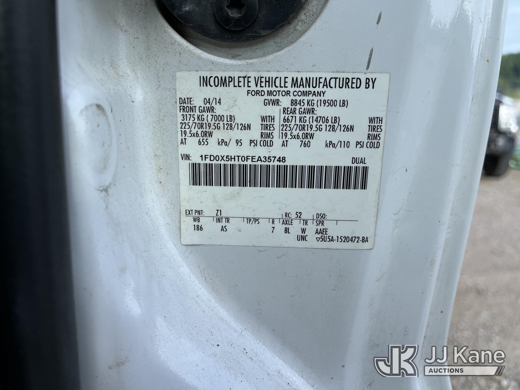(Smock, PA) 2015 Ford F550 4x4 Chipper Dump Truck Runs, Moves & Operates, Check Engine Light On, Jum
