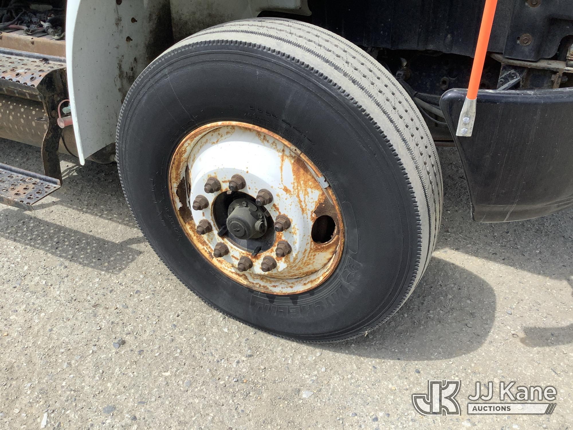 (Harmans, MD) 2013 International 4400 Crew Cab Van Body/Air Compressor Truck Runs & Moves