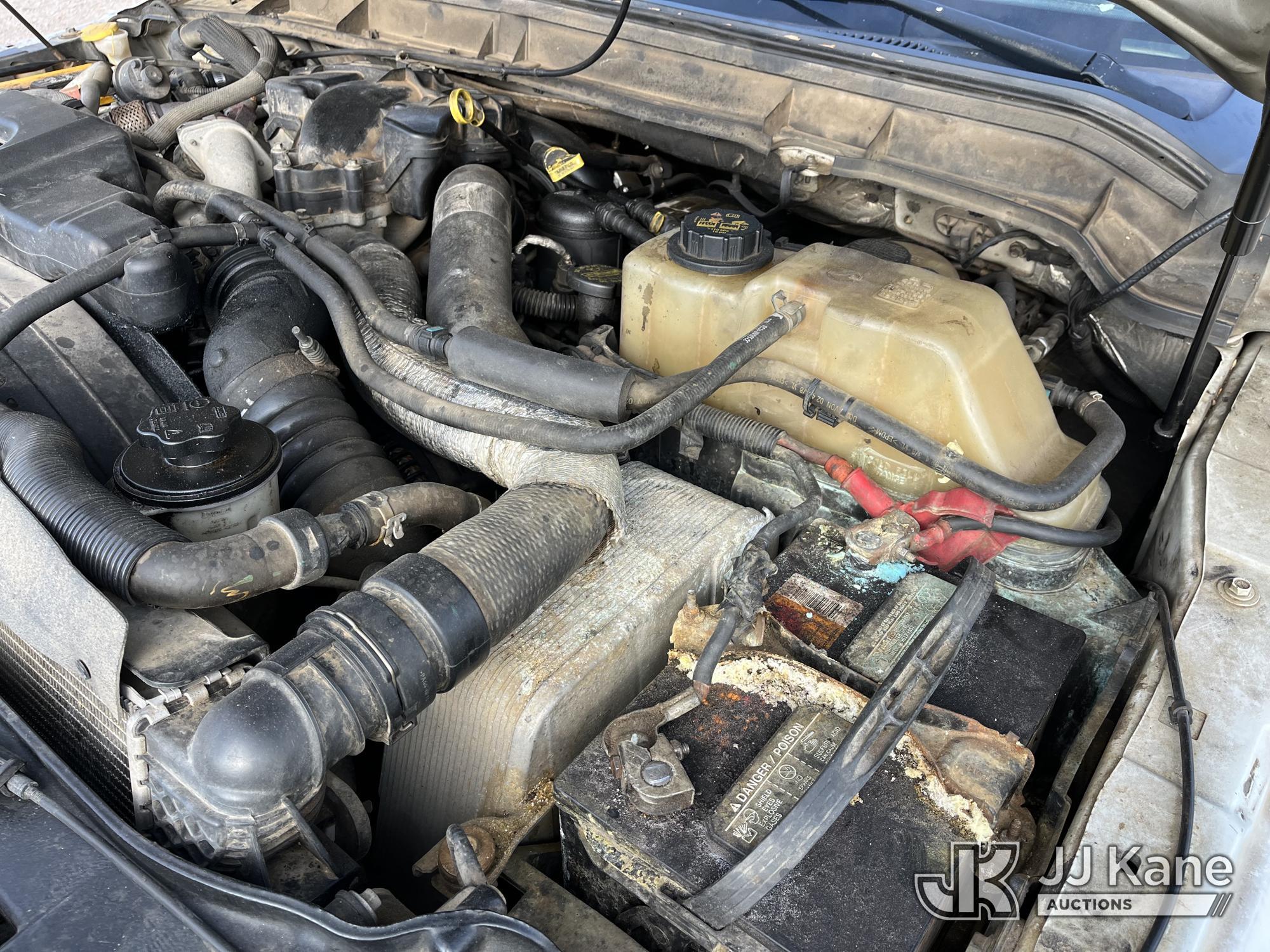 (Smock, PA) 2015 Ford F550 4x4 Chipper Dump Truck Runs, Moves & Operates, Check Engine Light On, Jum