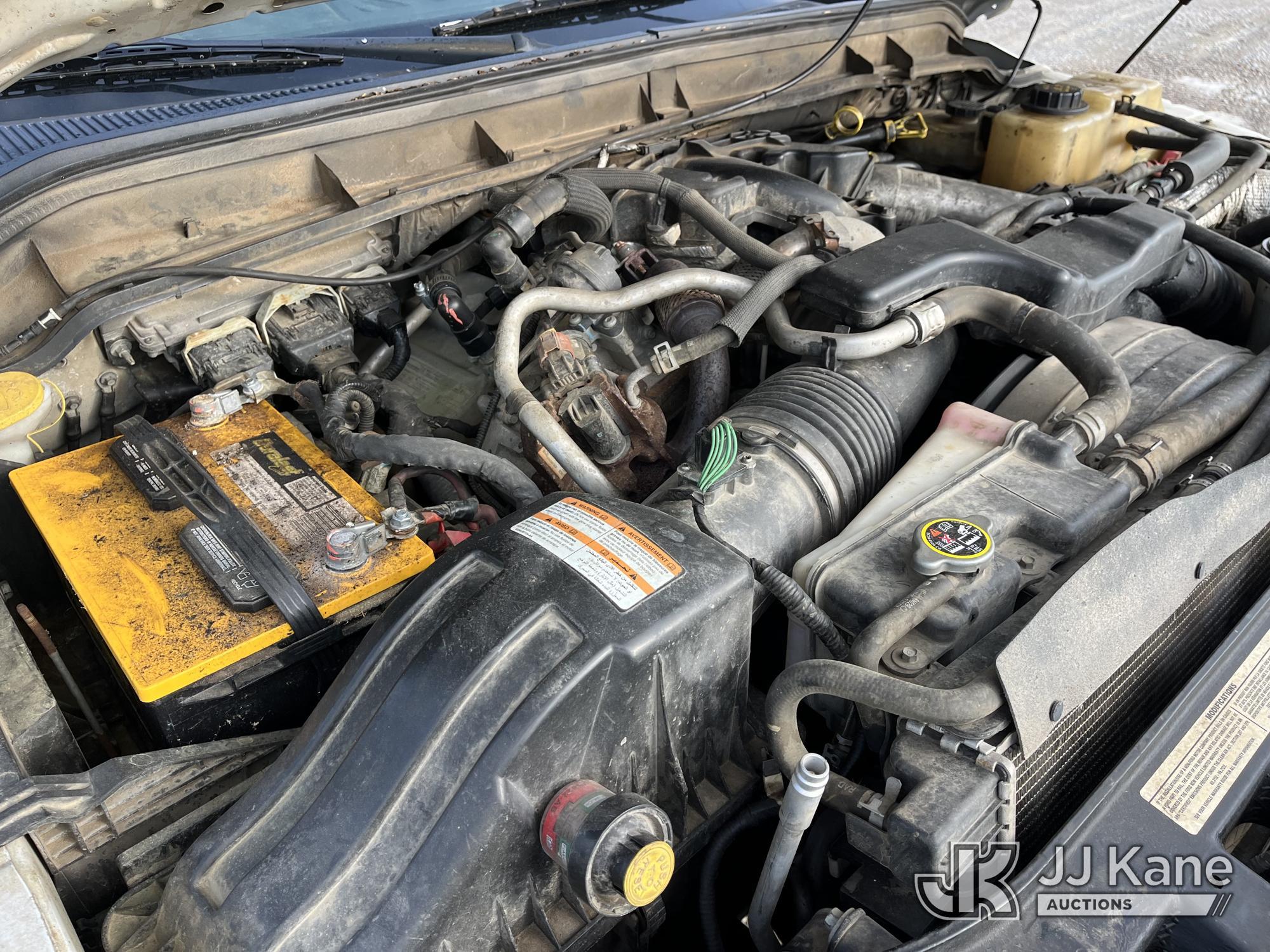 (Smock, PA) 2015 Ford F550 4x4 Chipper Dump Truck Runs, Moves & Operates, Check Engine Light On, Jum