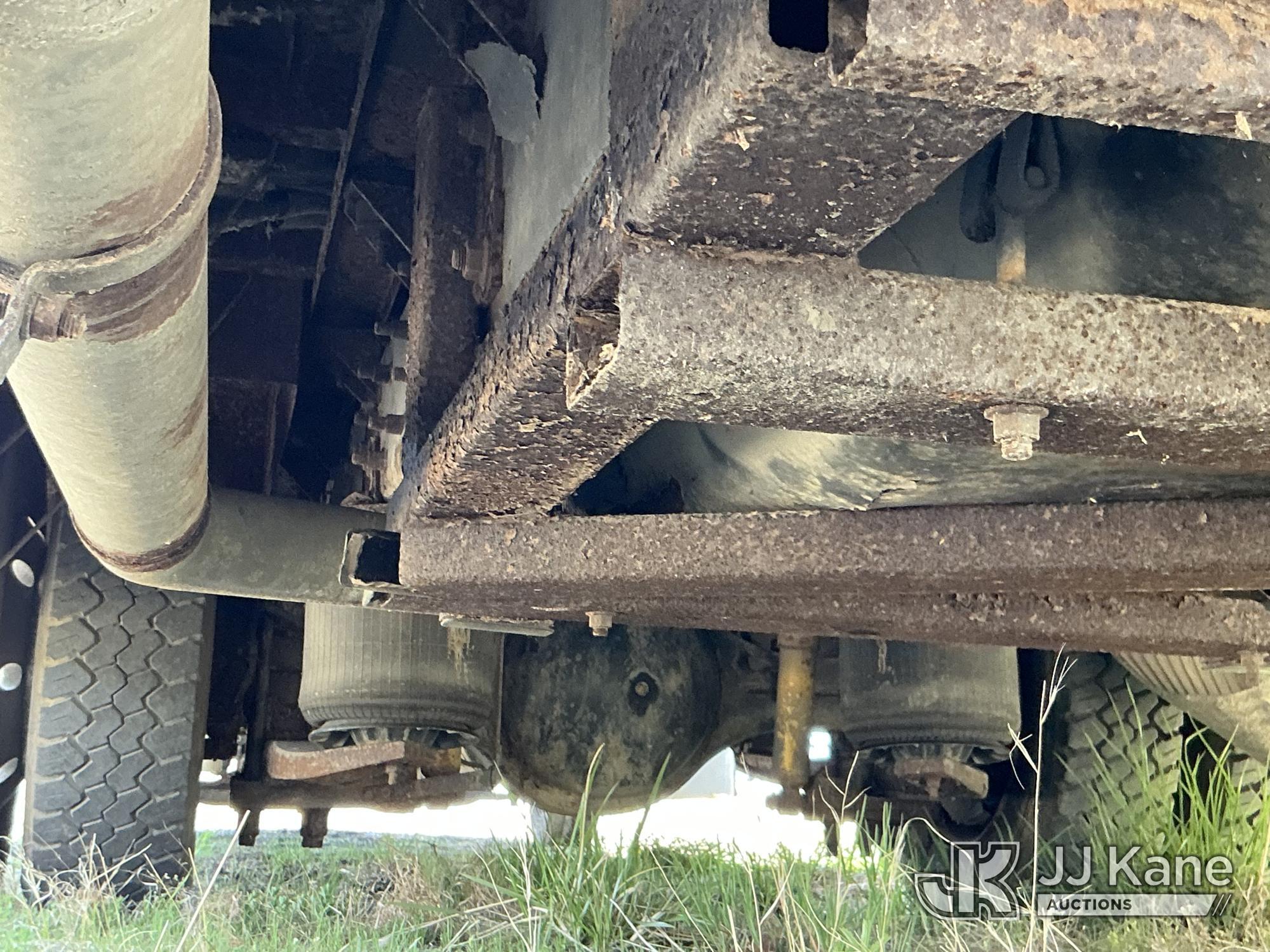 (Plains, PA) 2004 International 3200 Cutaway Passenger Bus Not Running, Must Tow, Animal Waste Smell