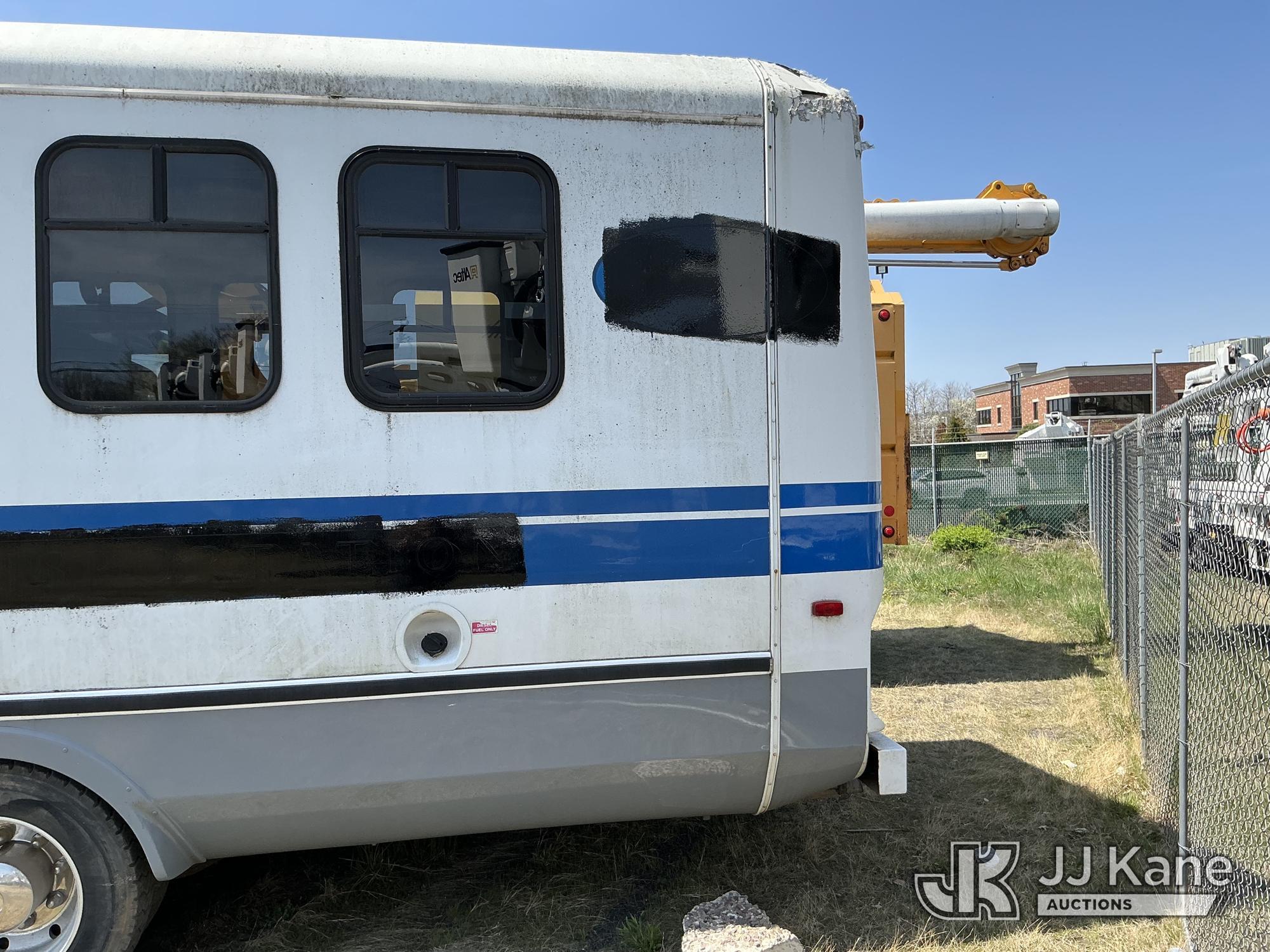 (Plains, PA) 2004 International 3200 Cutaway Passenger Bus Not Running, Must Tow, Animal Waste Smell