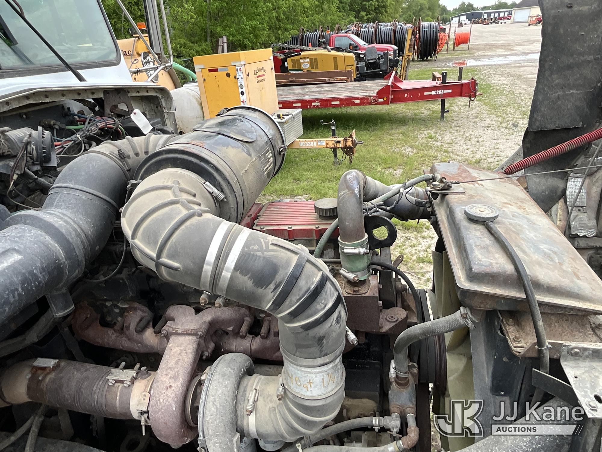 (Sparta, MI) 1996 Kenworth T800 Flatbed Truck Runs & Moves) (Rust, Front Bumper Bent