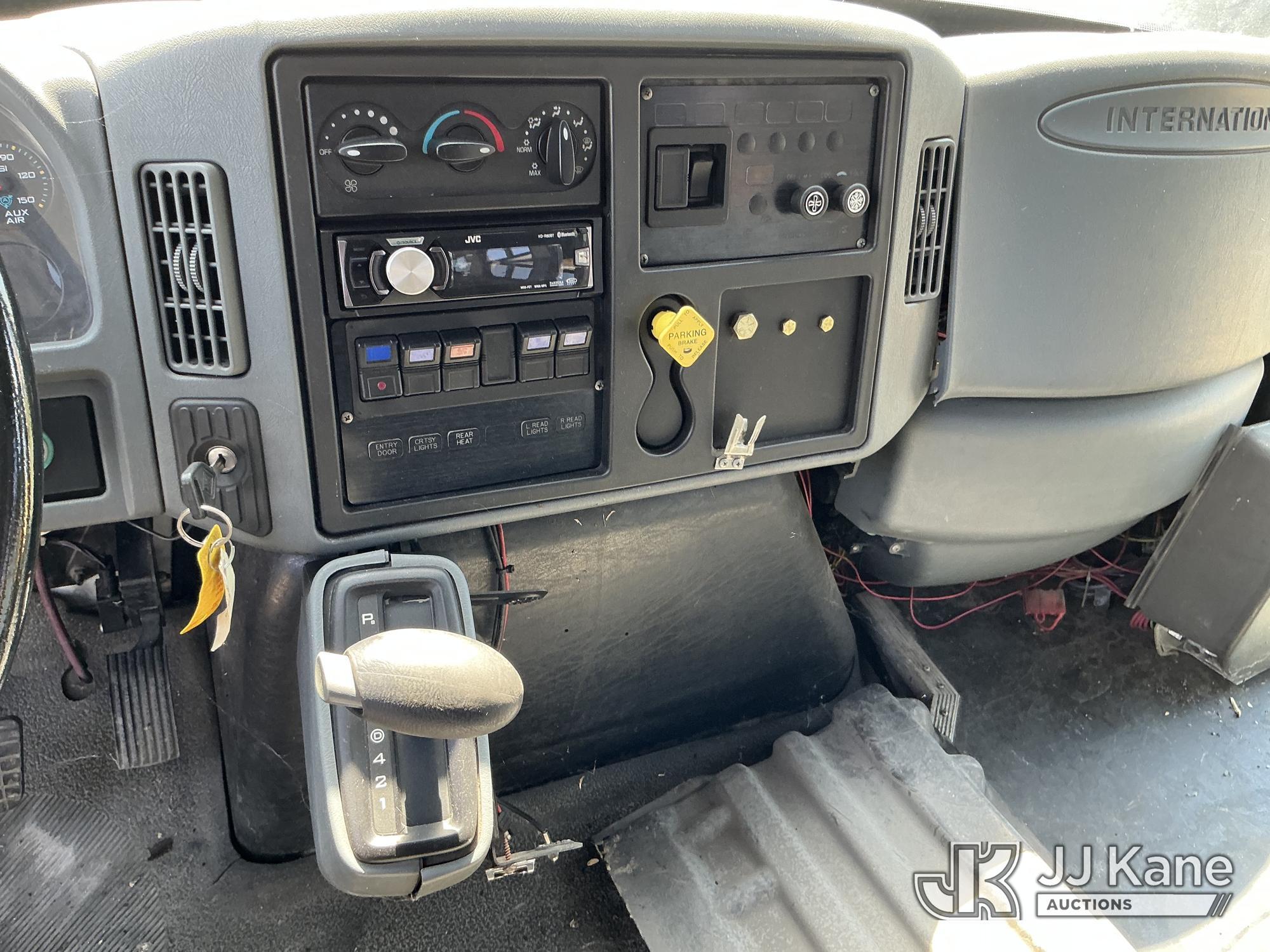 (Plains, PA) 2004 International 3200 Cutaway Passenger Bus Not Running, Must Tow, Animal Waste Smell