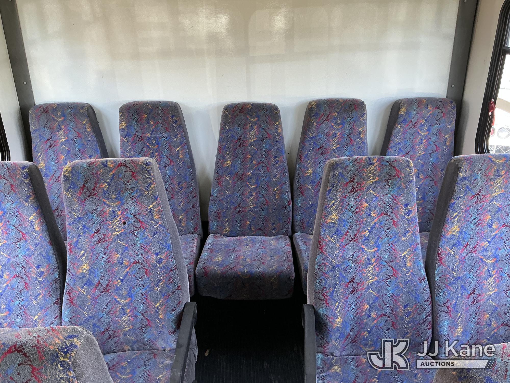(Plains, PA) 2004 International 3200 Cutaway Passenger Bus Not Running, Must Tow, Animal Waste Smell