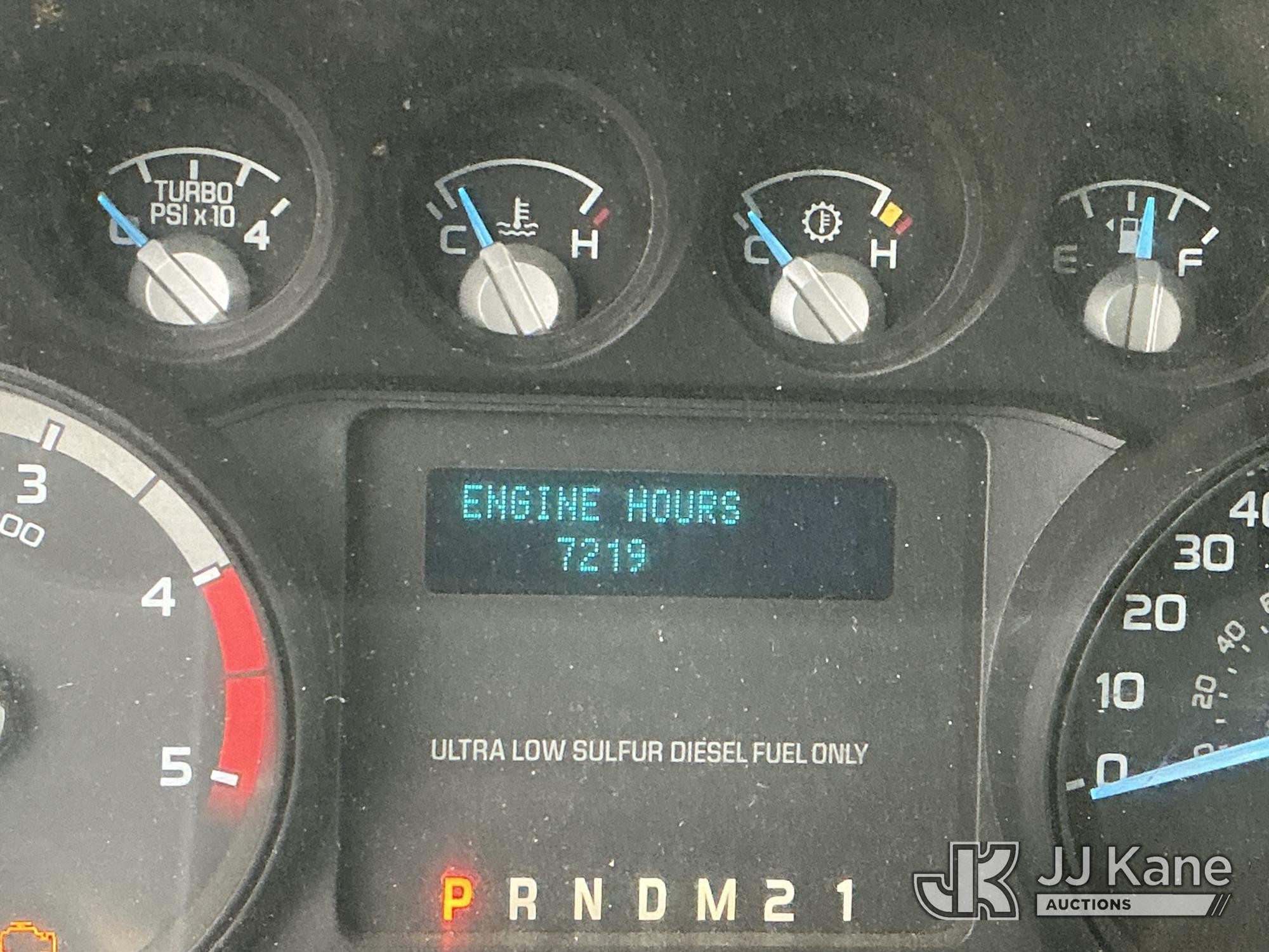 (Fort Wayne, IN) 2015 Ford F550 4x4 Crew-Cab Chipper Dump Truck Runs, Moves & Dump Body Operates) (W