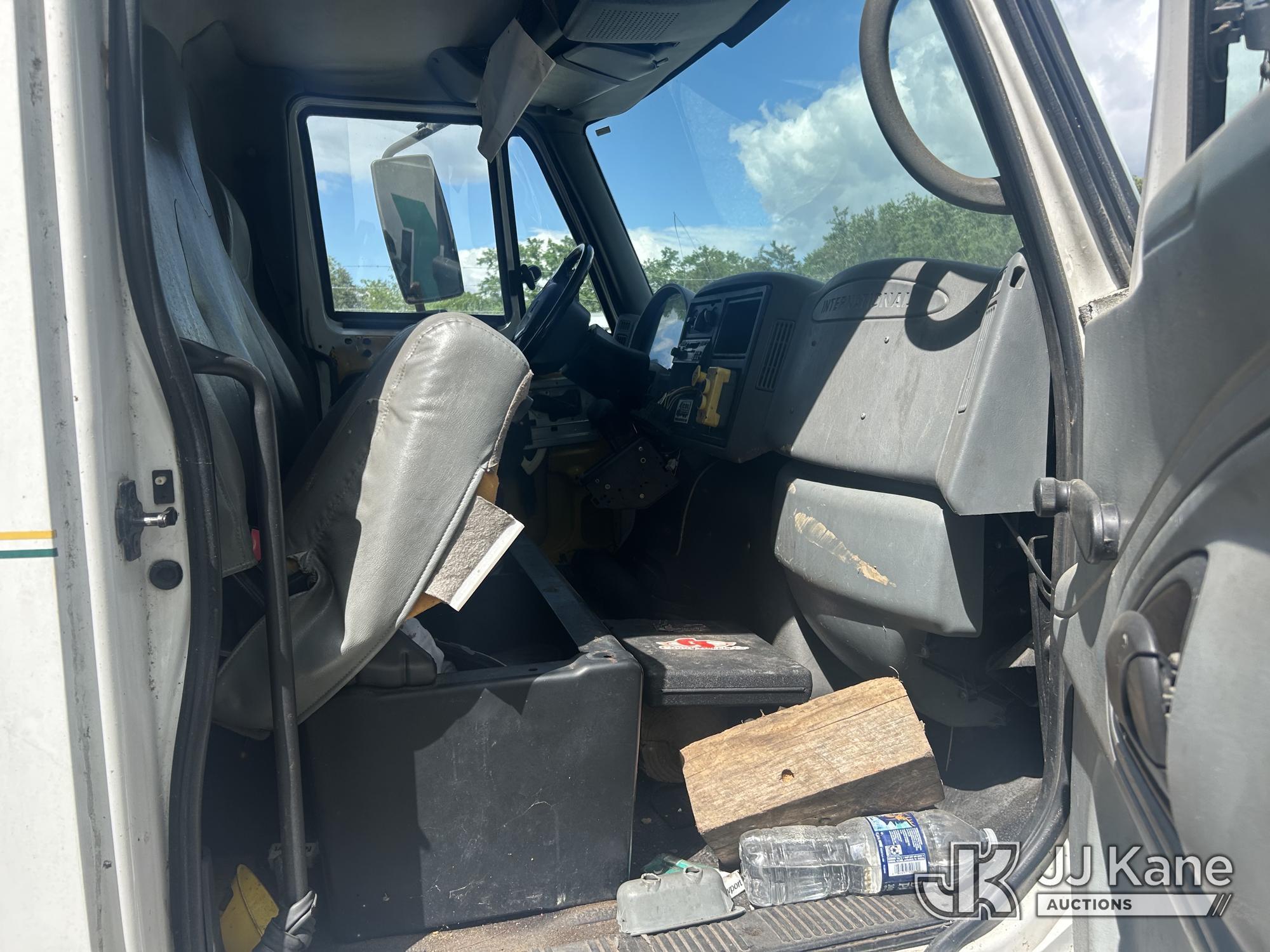 (Hagerstown, MD) 2006 International 4300 Flatbed/Attenuator Truck Not Running, No Power, Condition U
