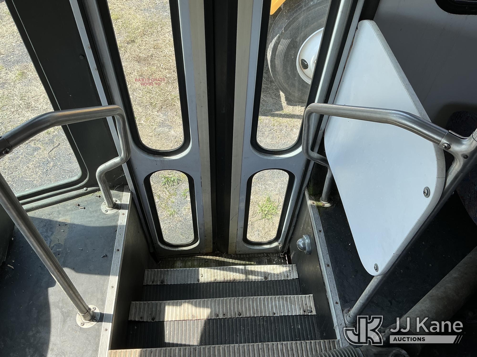 (Plains, PA) 2004 International 3200 Cutaway Passenger Bus Not Running, Must Tow, Animal Waste Smell