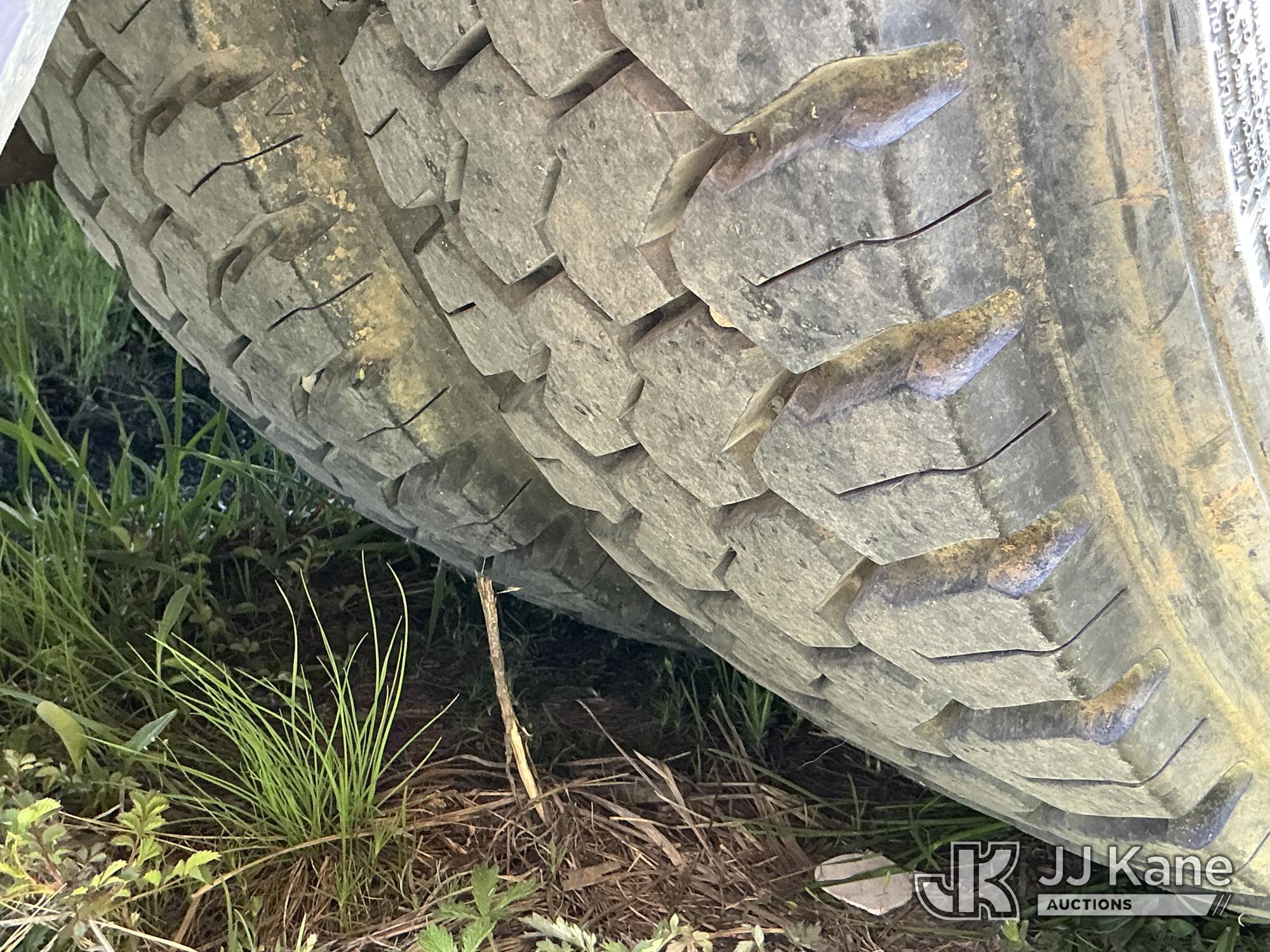 (Plains, PA) 2004 International 3200 Cutaway Passenger Bus Not Running, Must Tow, Animal Waste Smell
