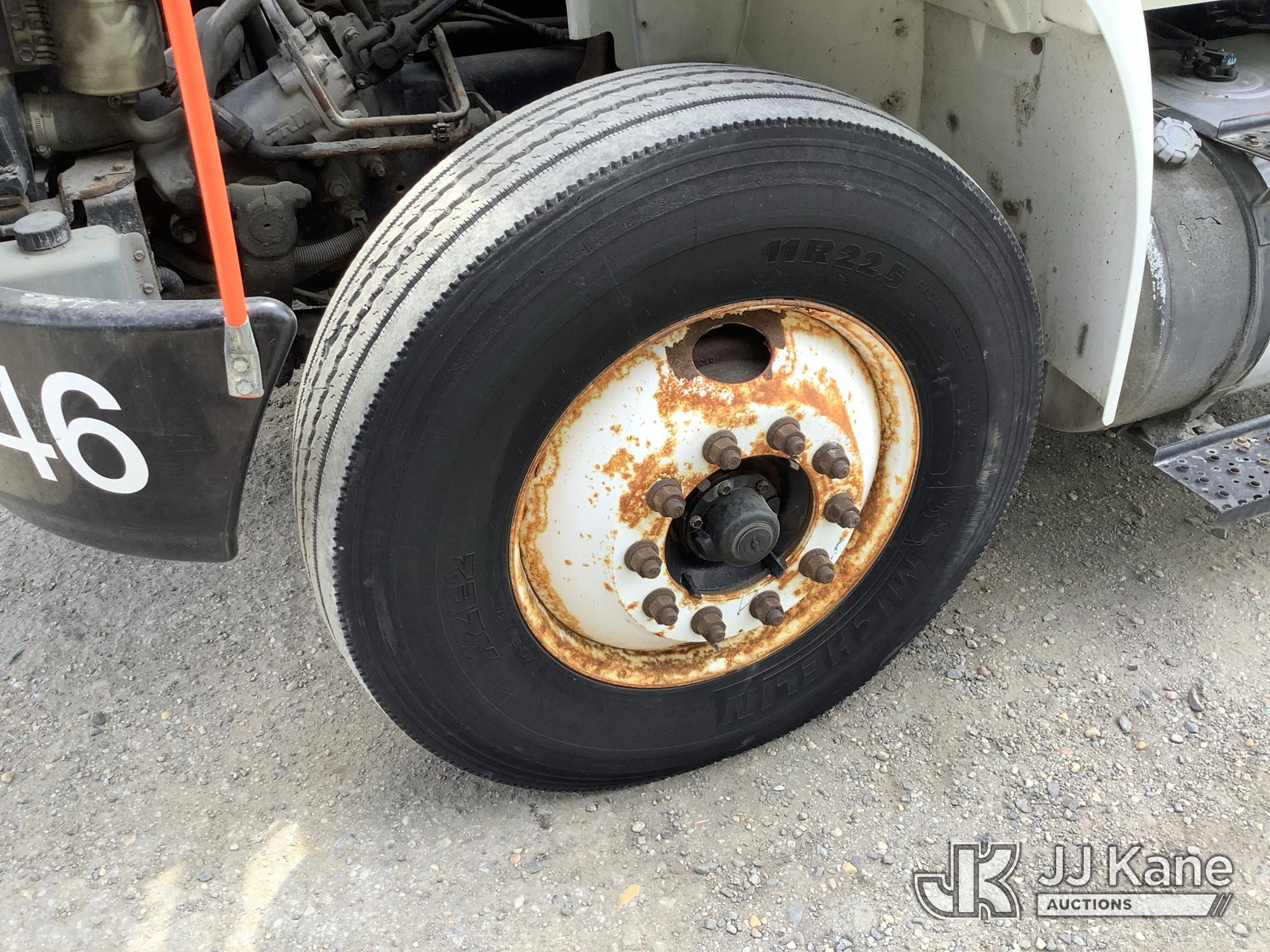 (Harmans, MD) 2013 International 4400 Crew Cab Van Body/Air Compressor Truck Runs & Moves