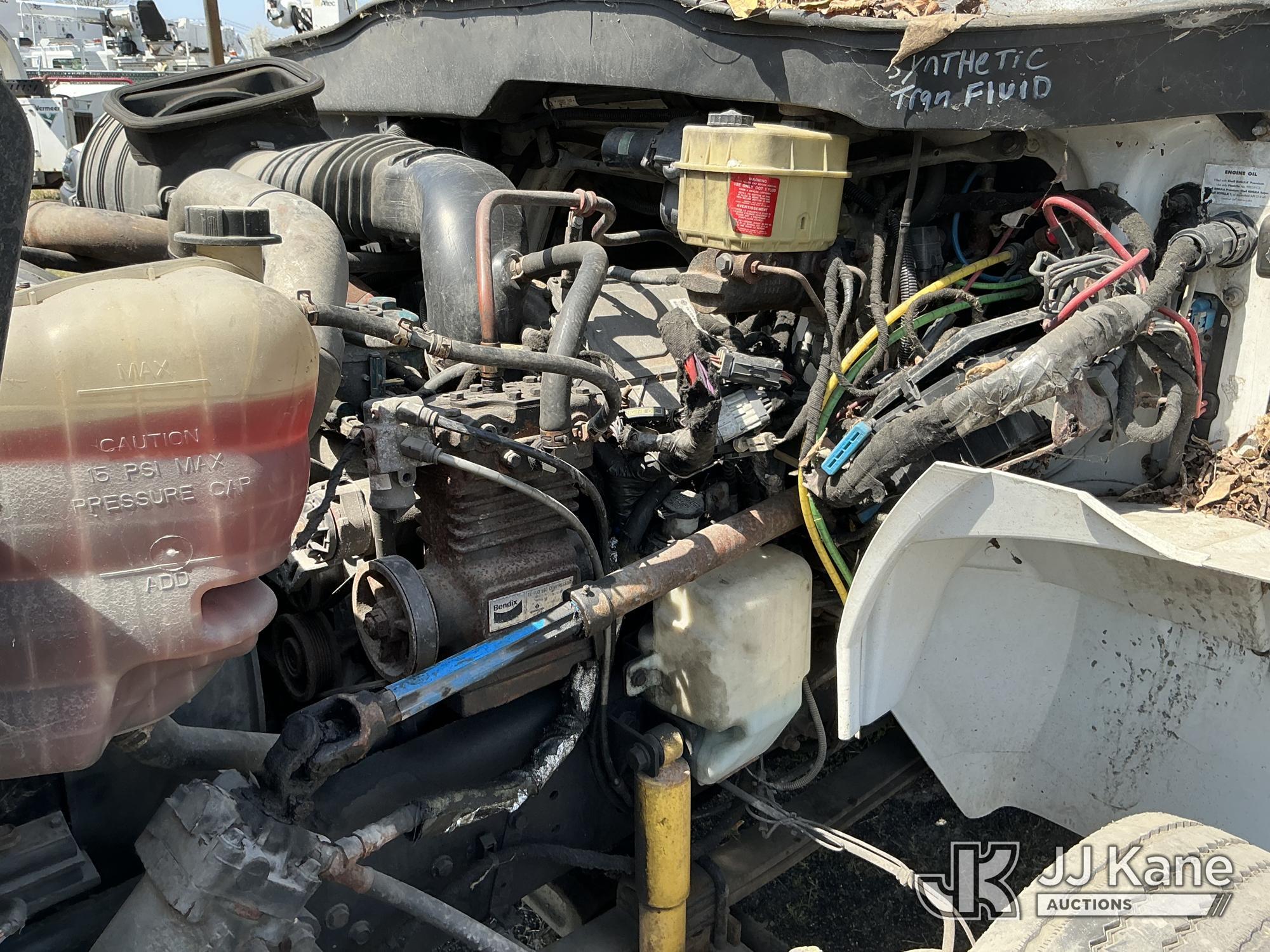 (Plains, PA) 2004 International 3200 Cutaway Passenger Bus Not Running, Must Tow, Animal Waste Smell