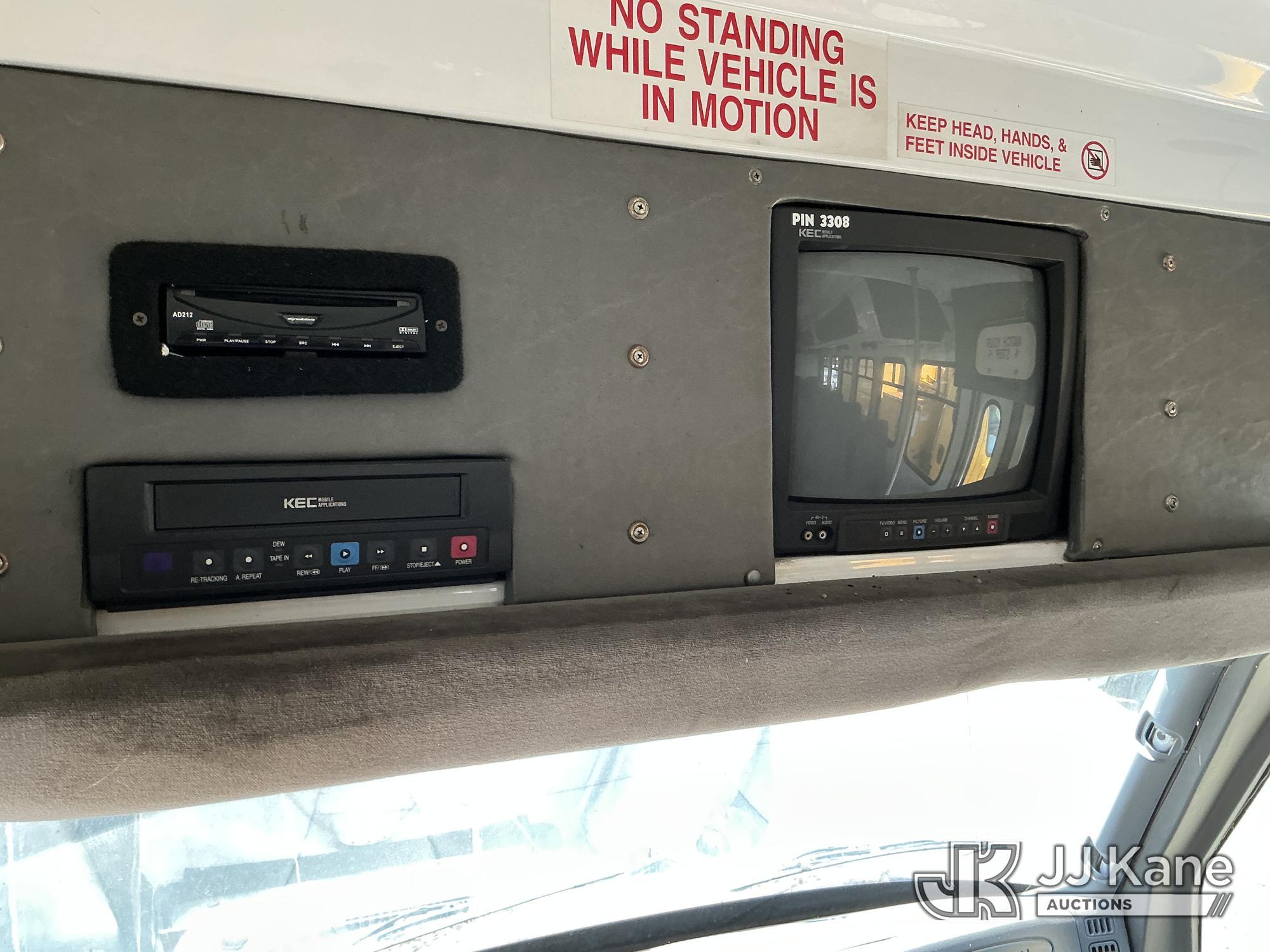 (Plains, PA) 2004 International 3200 Cutaway Passenger Bus Not Running, Must Tow, Animal Waste Smell