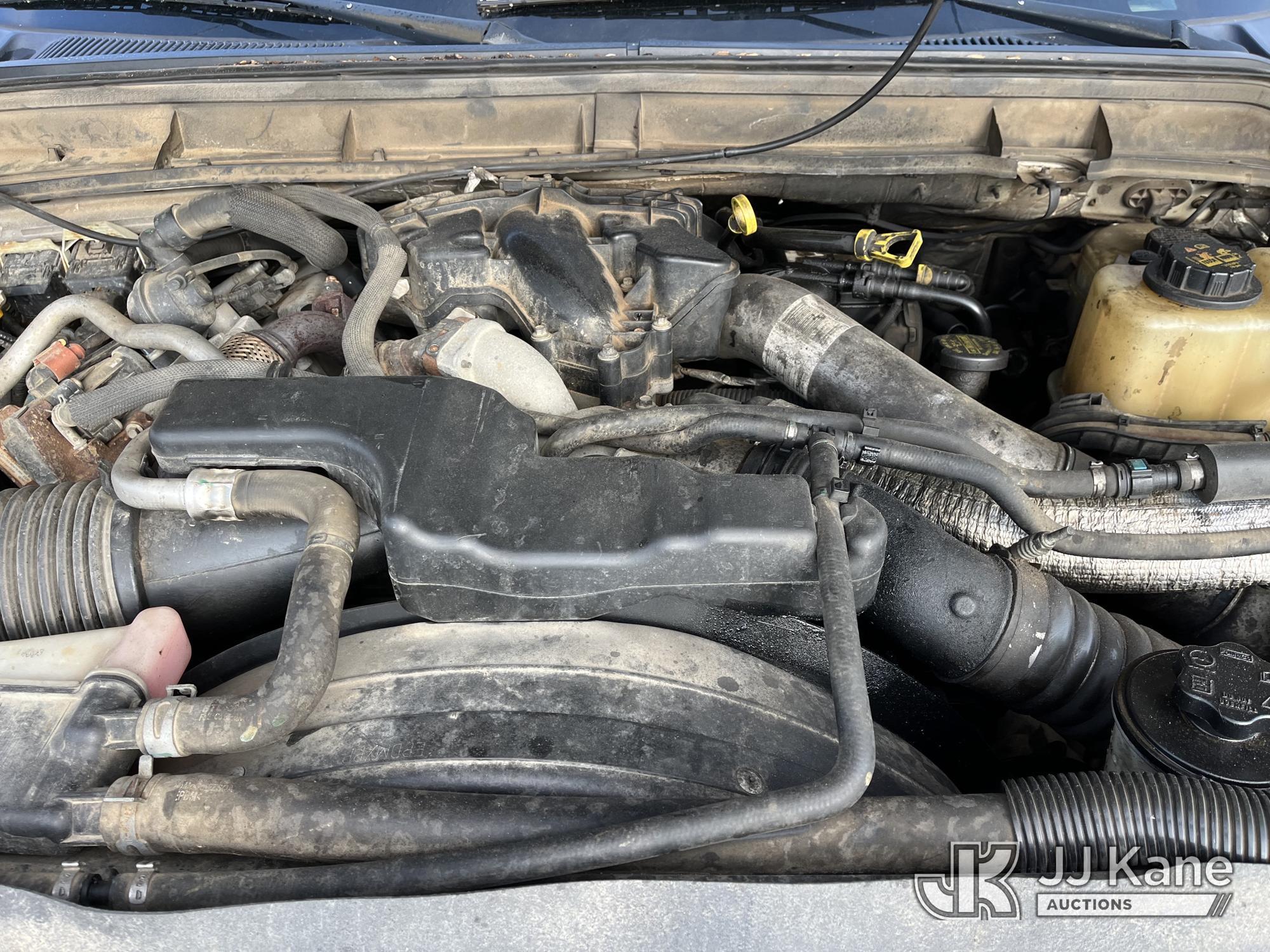 (Smock, PA) 2015 Ford F550 4x4 Chipper Dump Truck Runs, Moves & Operates, Check Engine Light On, Jum