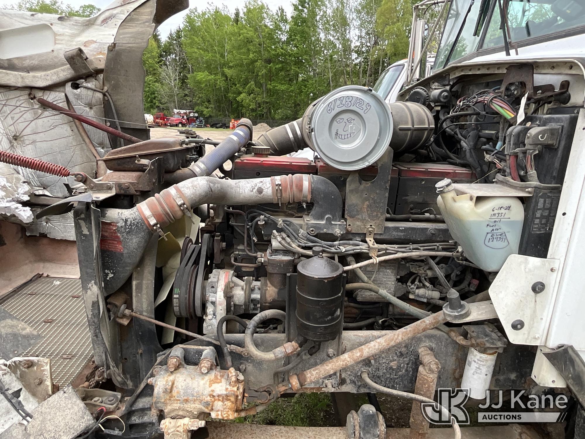 (Sparta, MI) 1996 Kenworth T800 Flatbed Truck Runs & Moves) (Rust, Front Bumper Bent